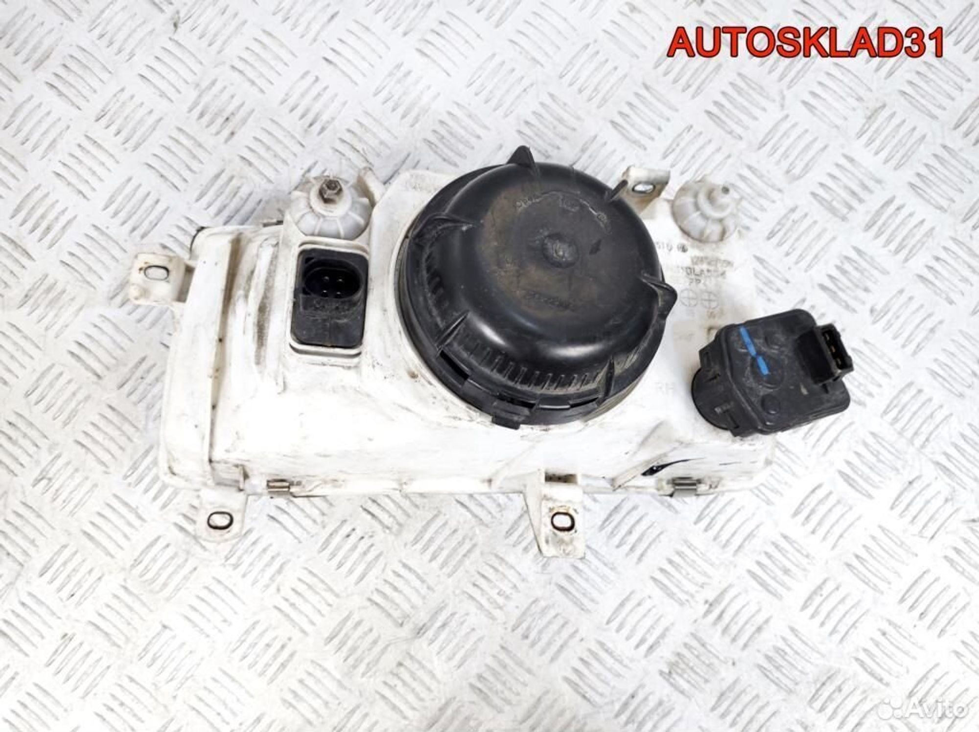 Фара правая Volkswagen Vento 203351082B, 2100 рублей, Дубовое