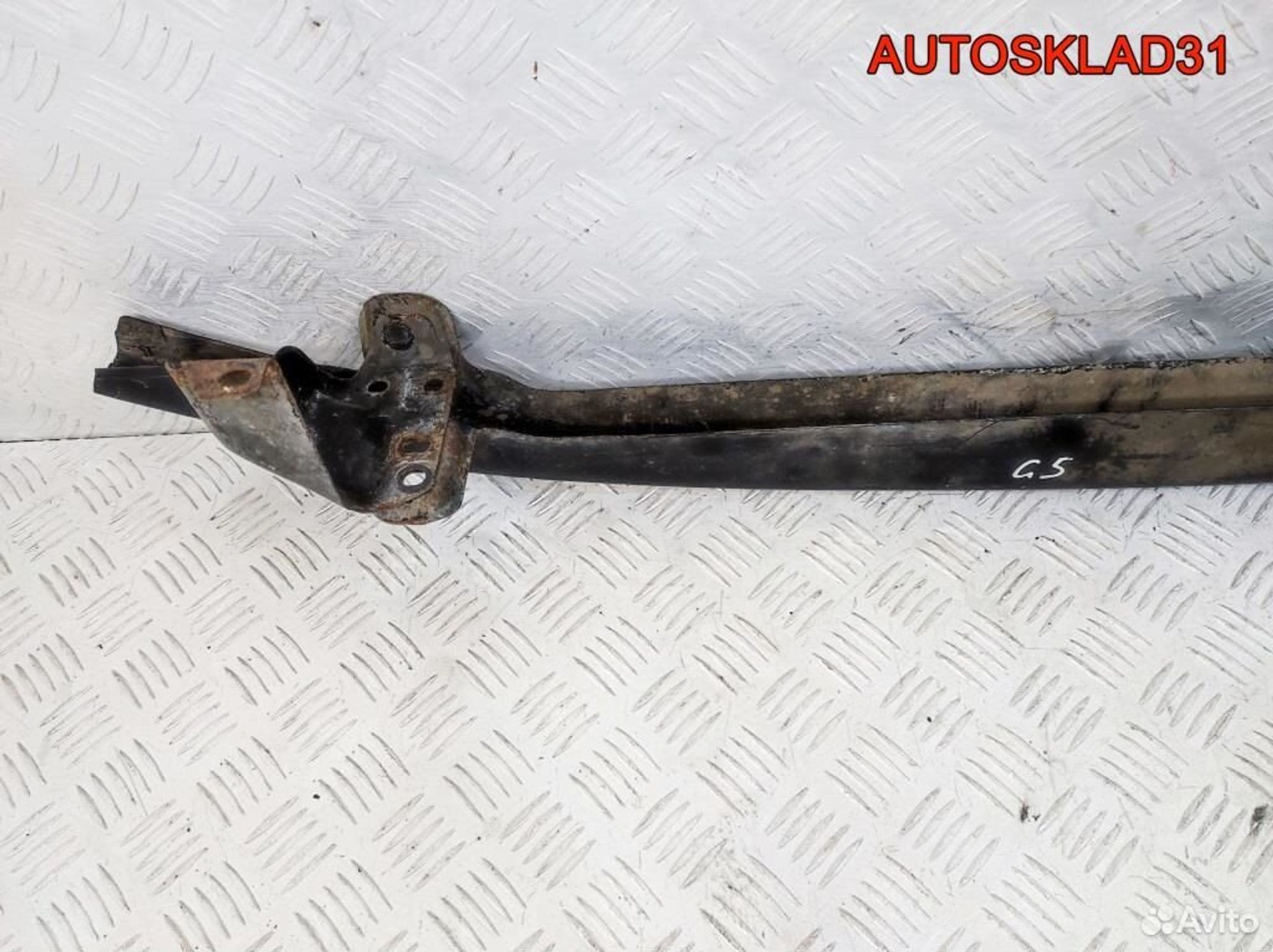 Кронштейн переднего бампера VW Golf 5 1K0807093A, 900 рублей, Дубовое