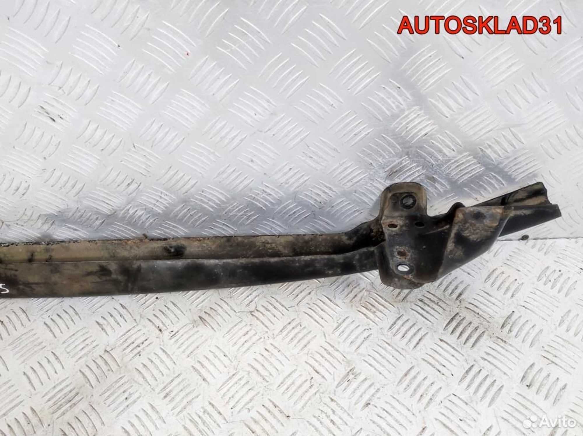 Кронштейн переднего бампера VW Golf 5 1K0807093A, 900 рублей, Дубовое