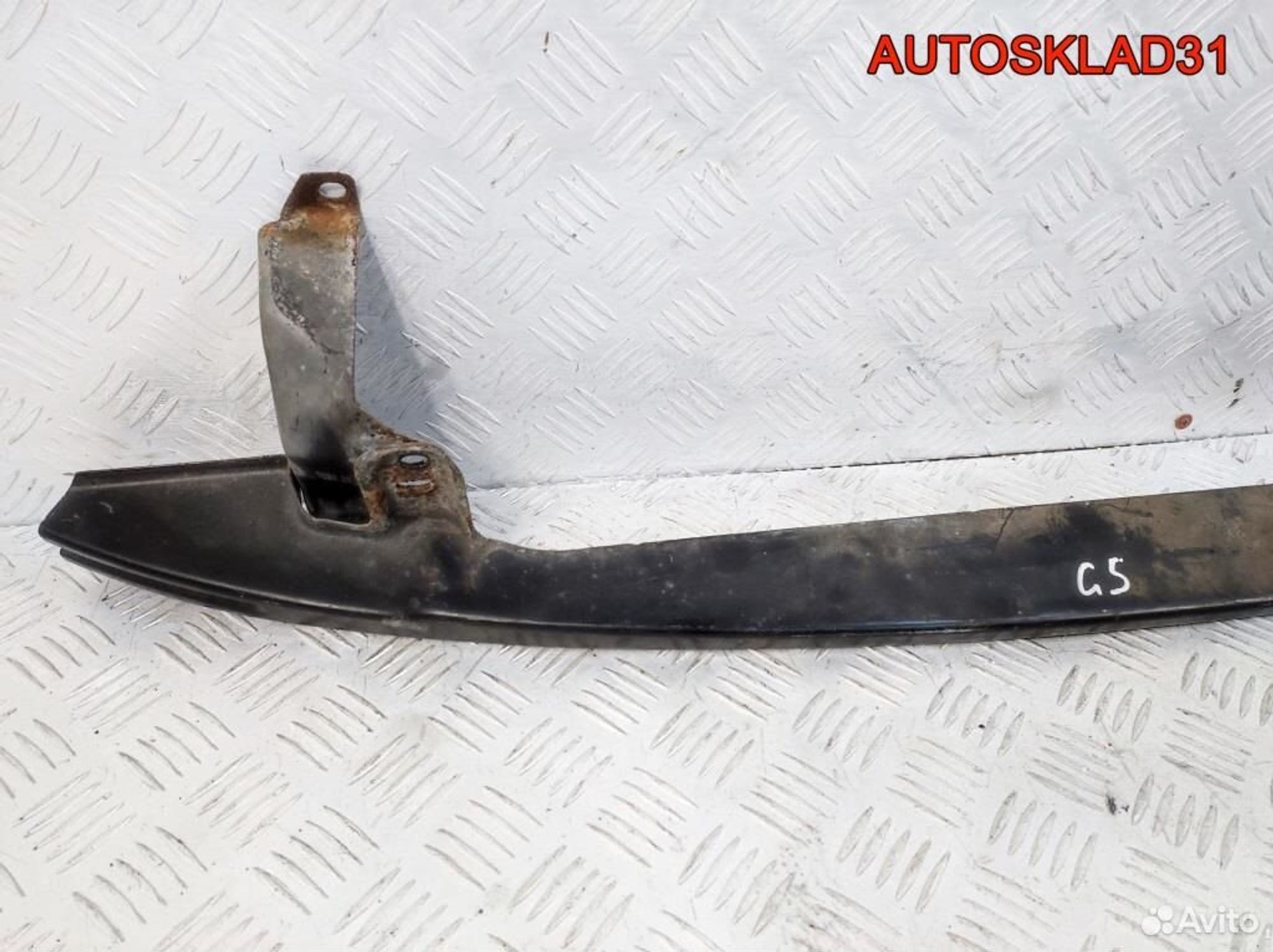 Кронштейн переднего бампера VW Golf 5 1K0807093A, 900 рублей, Дубовое