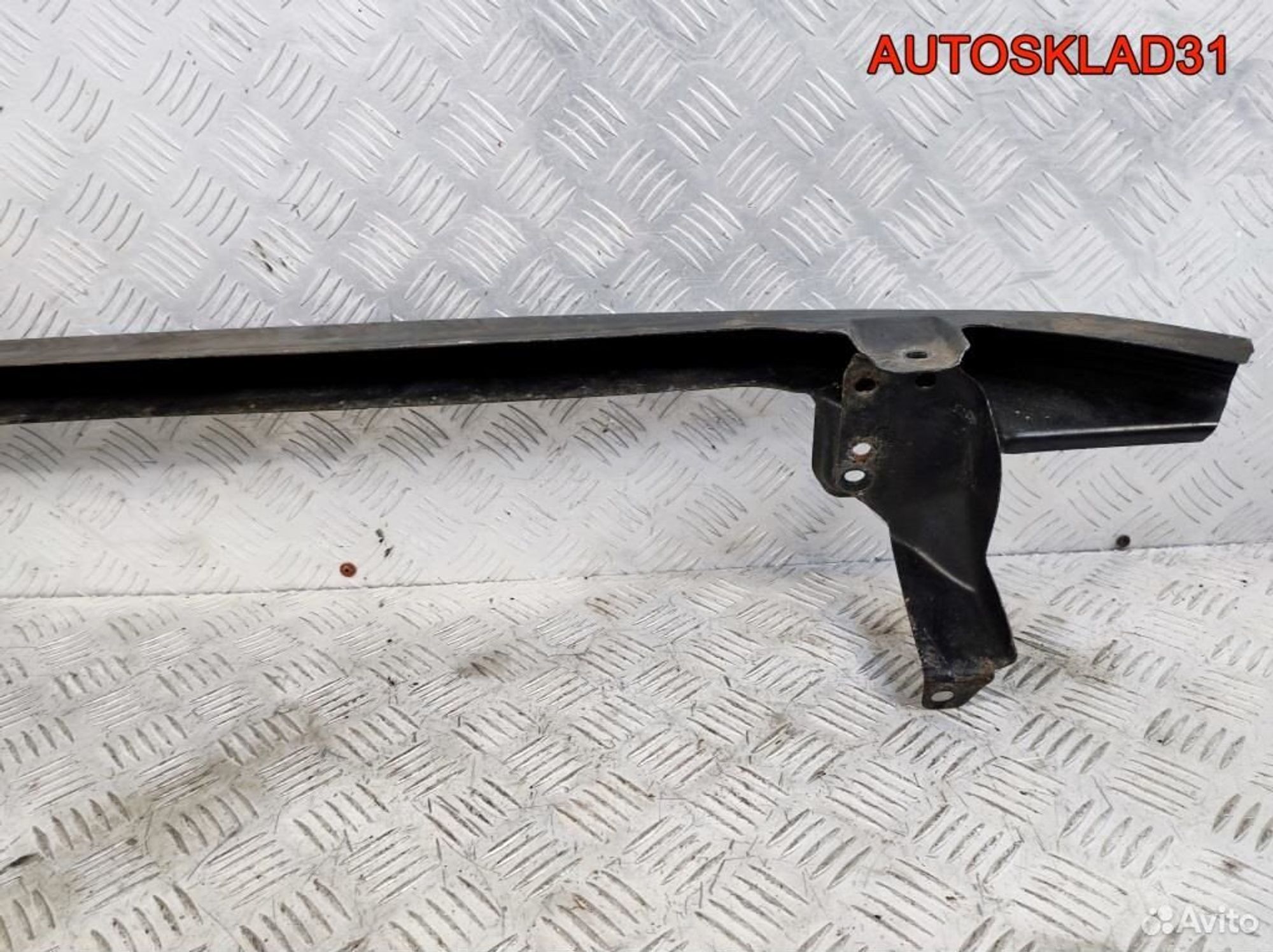 Кронштейн переднего бампера VW Golf 5 1K0807093A, 900 рублей, Дубовое