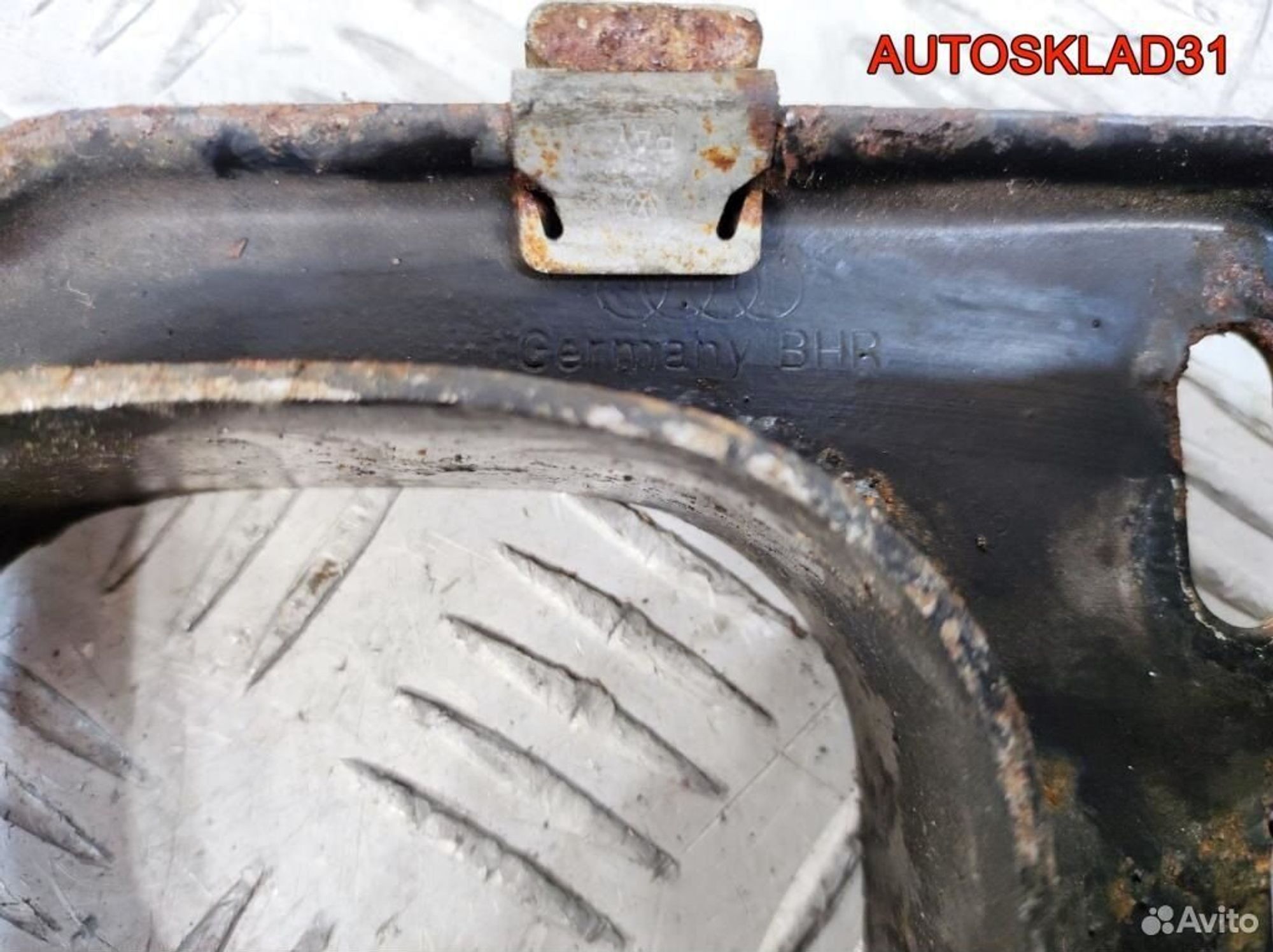 Кронштейн опоры двигателя VW Passat B5 8D0199335F, 600 рублей, Дубовое