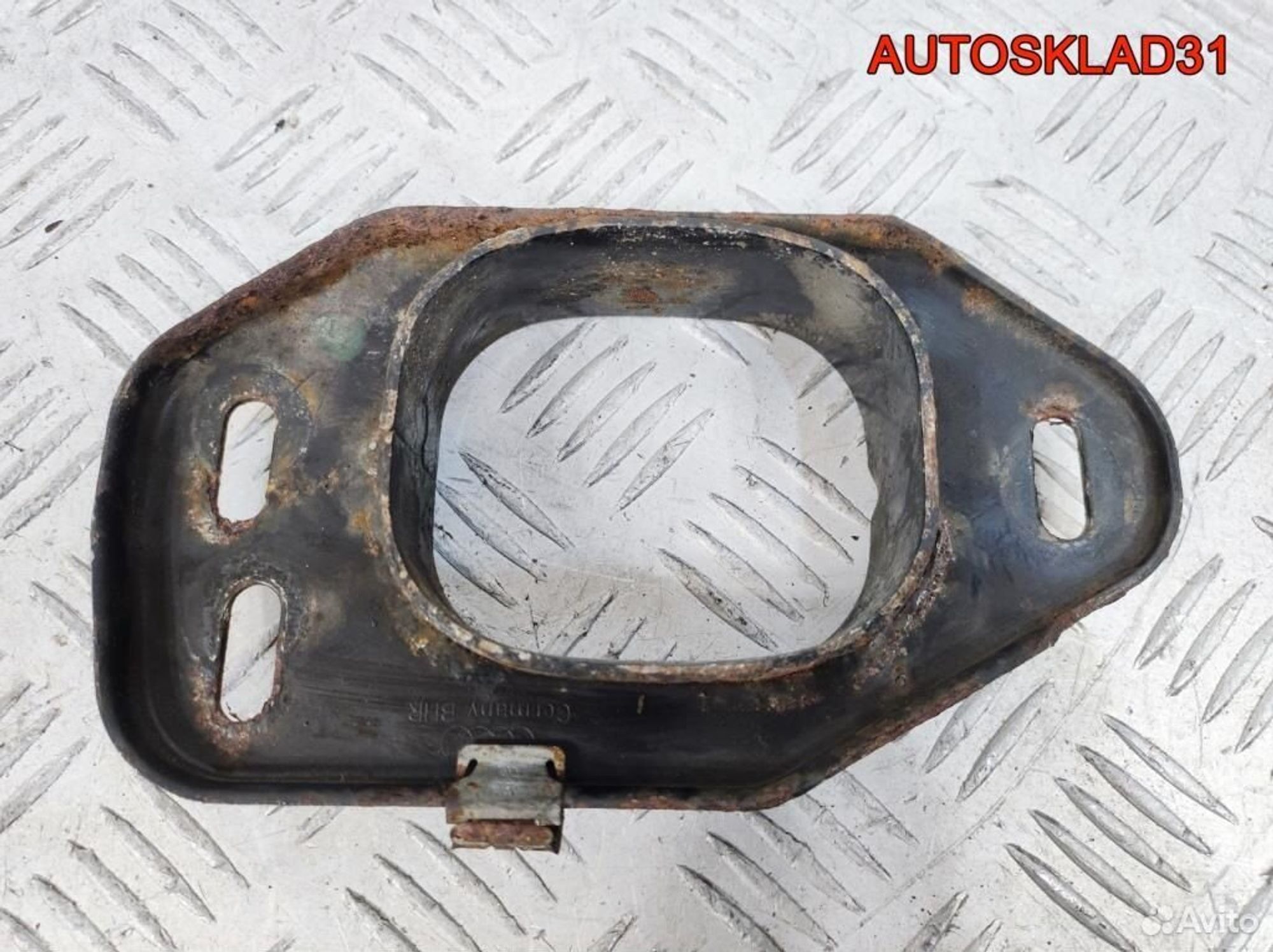 Кронштейн опоры двигателя VW Passat B5 8D0199335F, 600 рублей, Дубовое