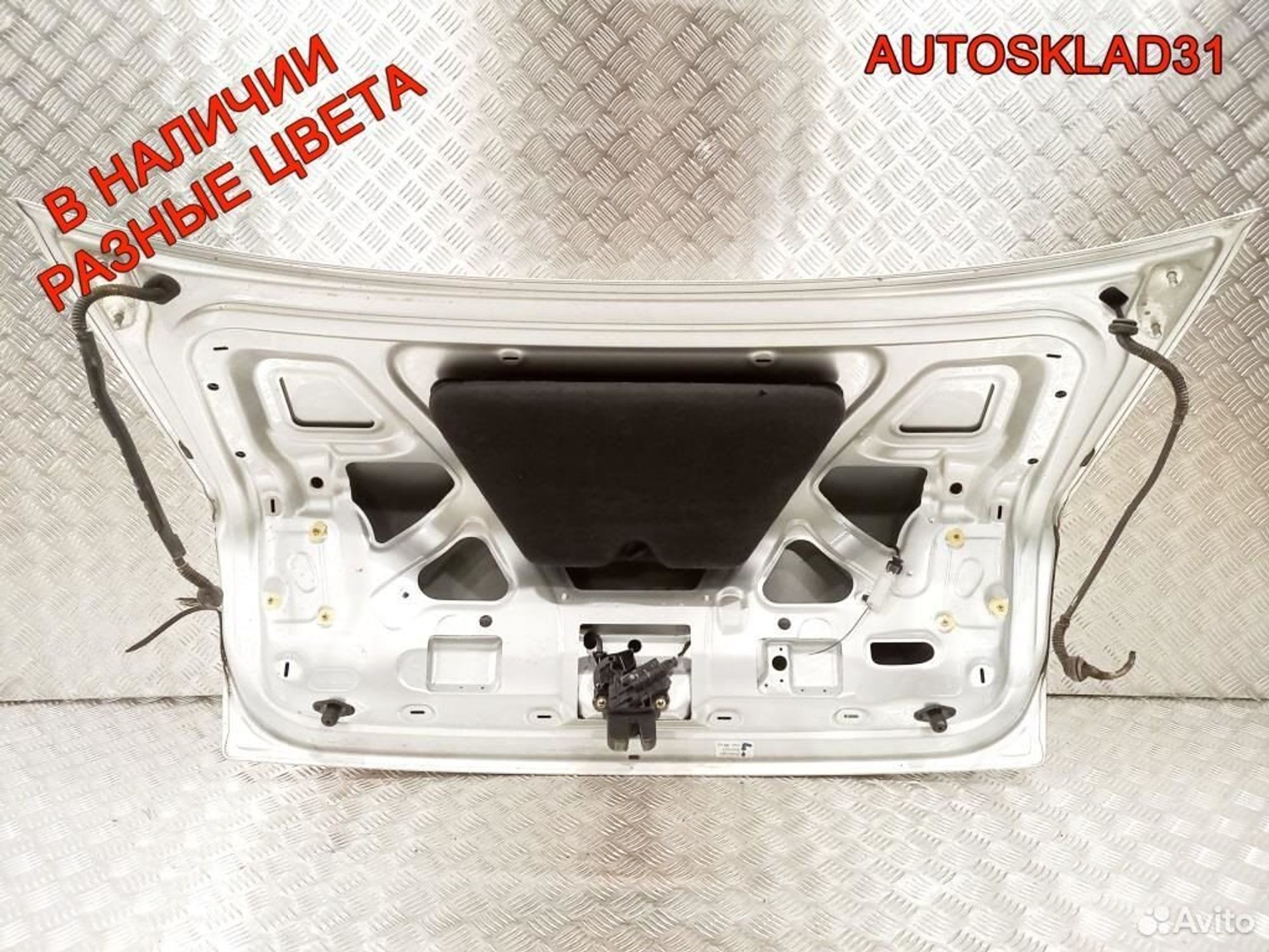 Крышка багажника Голая Audi A8 4E 4E0827023A, 5200 рублей, Дубовое