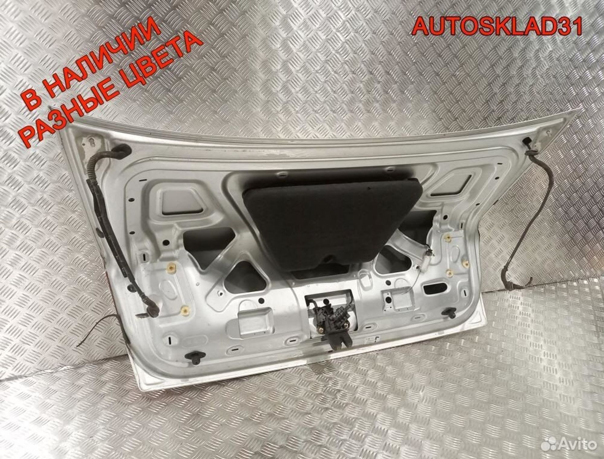 Крышка багажника Голая Audi A8 4E 4E0827023A, 5200 рублей, Дубовое