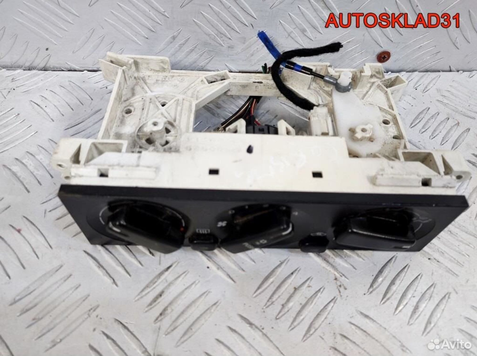 Блок управления печкой Mitsubishi Carisma MR500529, 2900 рублей, Дубовое