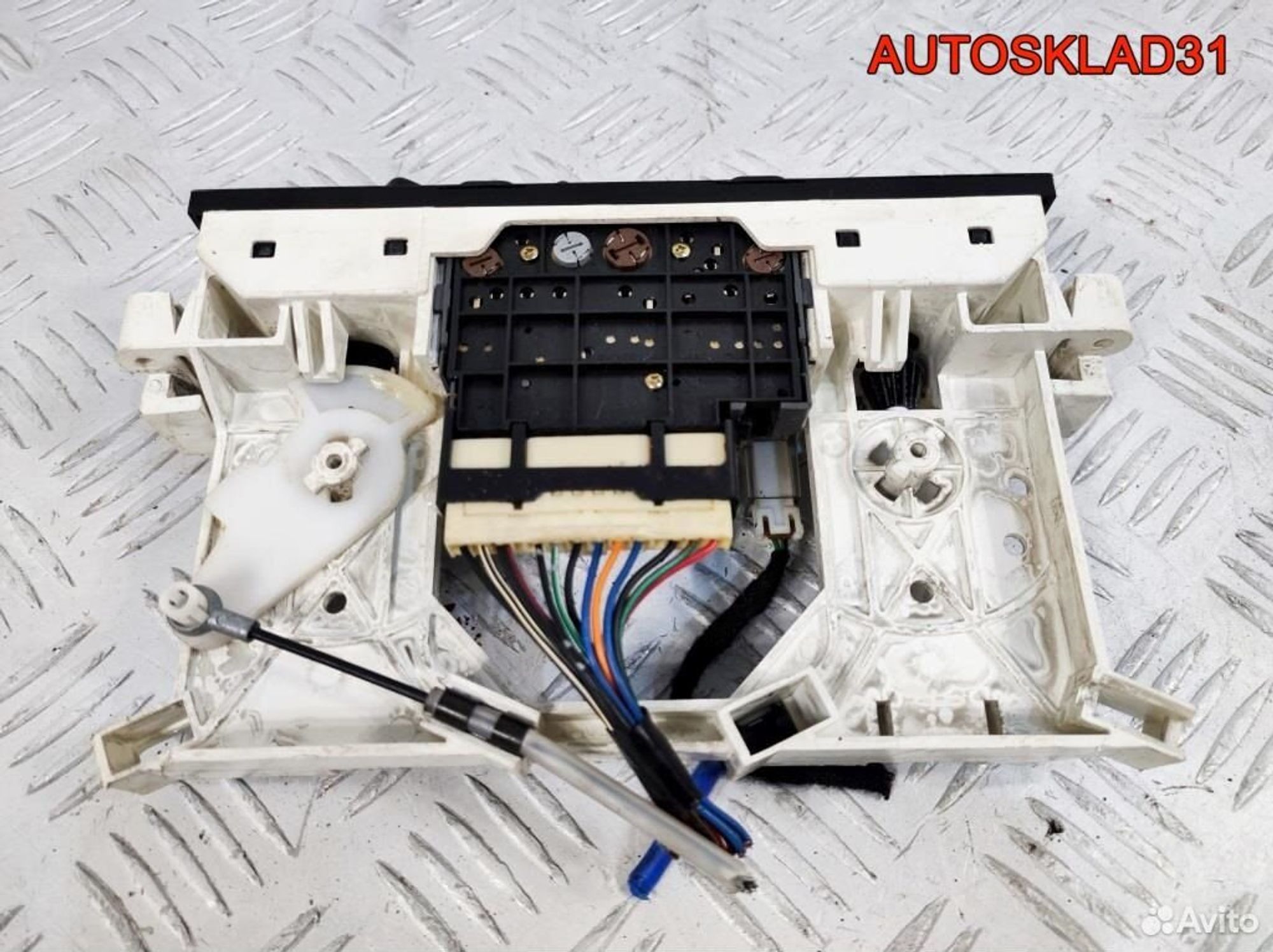 Блок управления печкой Mitsubishi Carisma MR500529, 2900 рублей, Дубовое