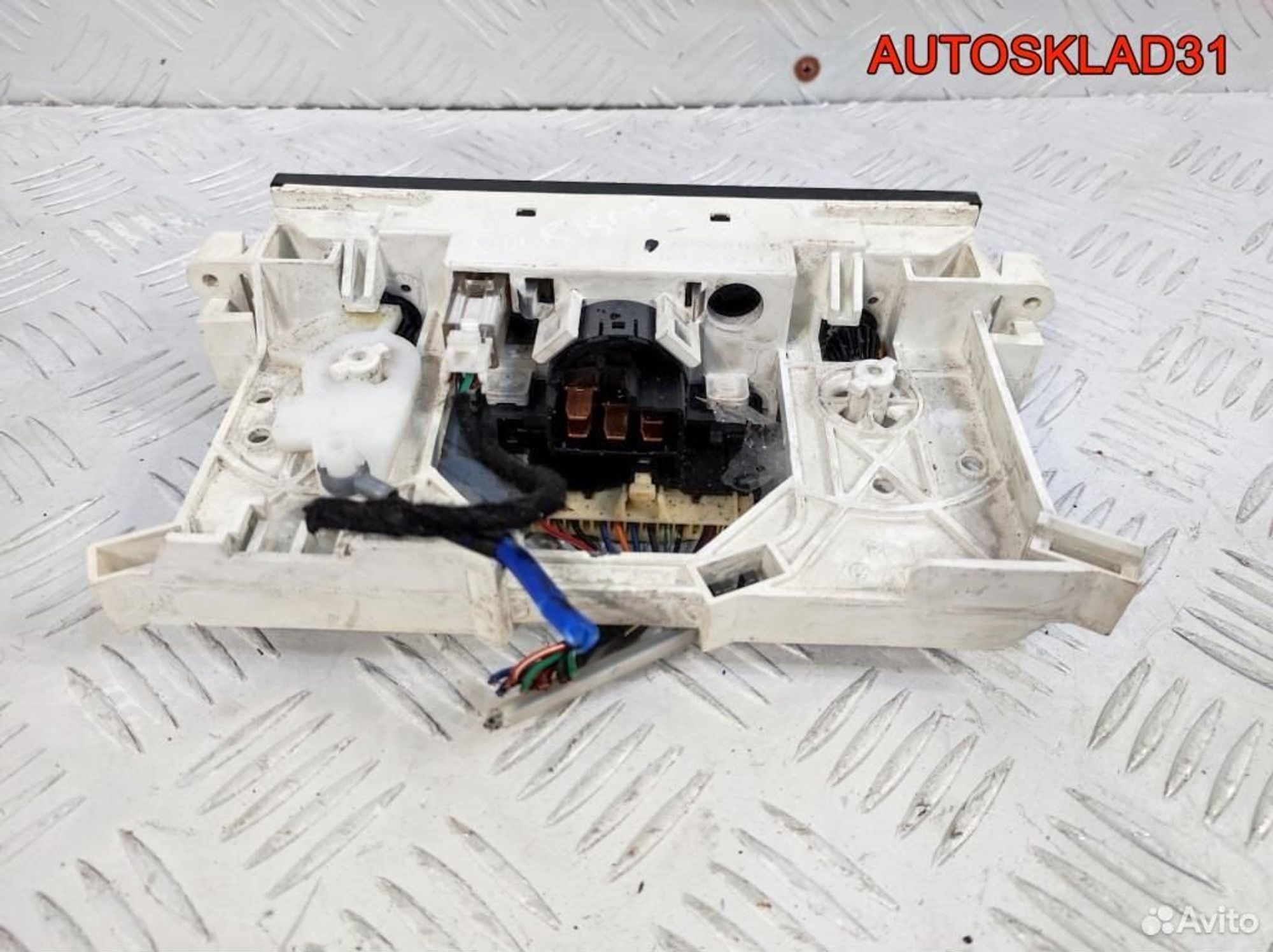 Блок управления печкой Mitsubishi Carisma MR500529, 2900 рублей, Дубовое