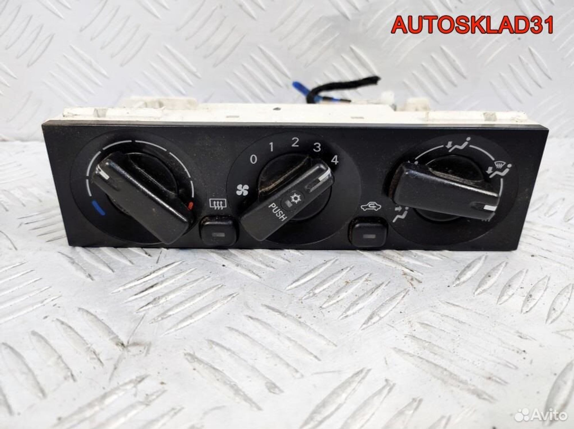 Блок управления печкой Mitsubishi Carisma MR500529, 2900 рублей, Дубовое