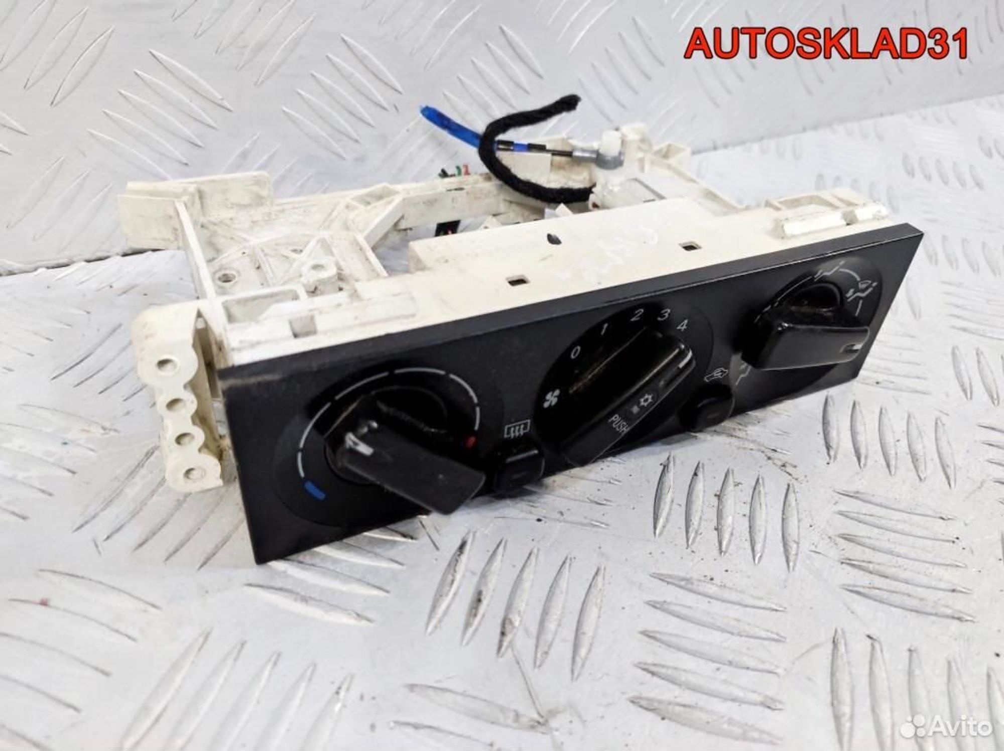 Блок управления печкой Mitsubishi Carisma MR500529, 2900 рублей, Дубовое