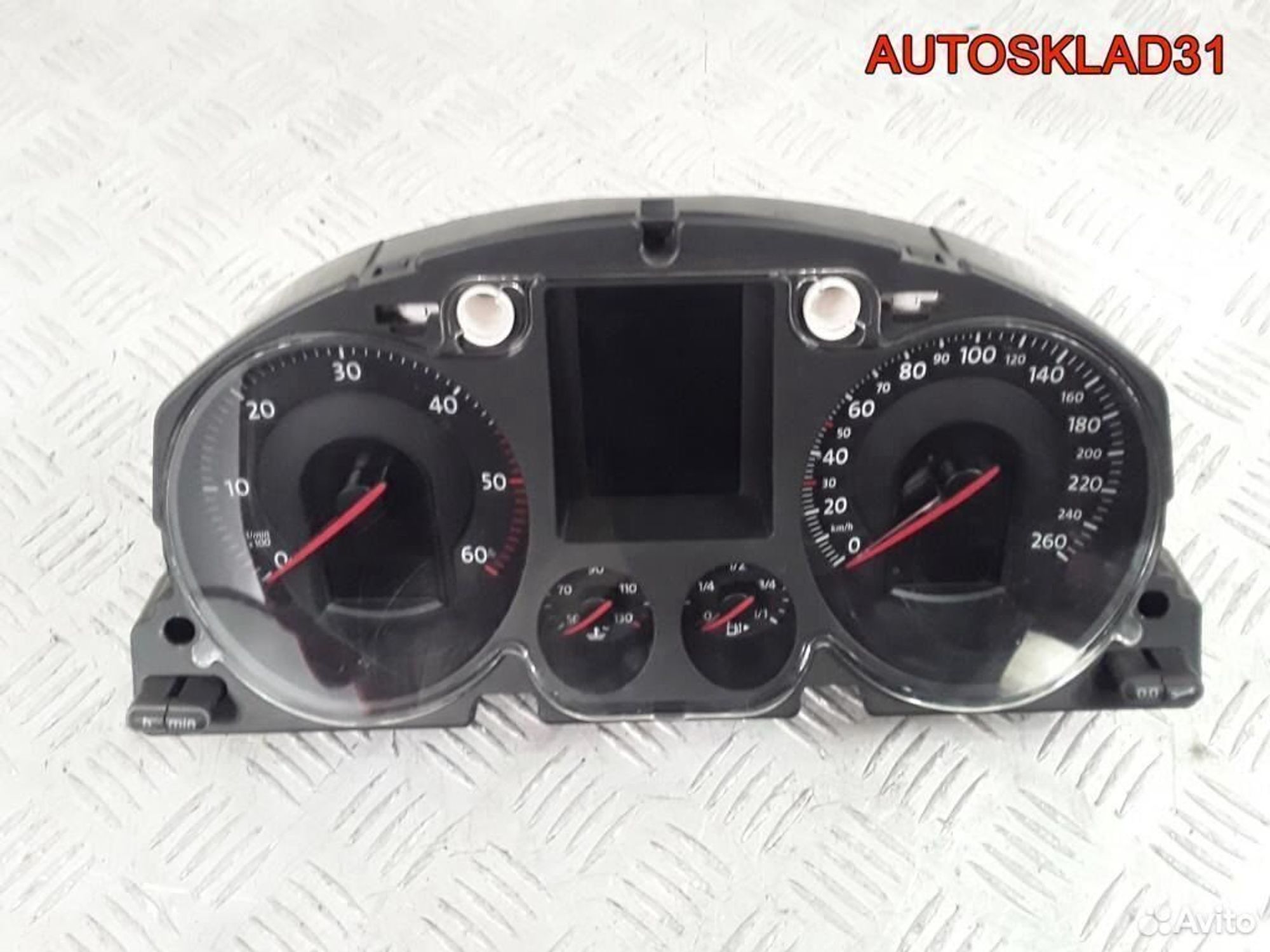 Панель приборов Volkswagen Passat B6 3C0920870Q, 3200 рублей, Дубовое