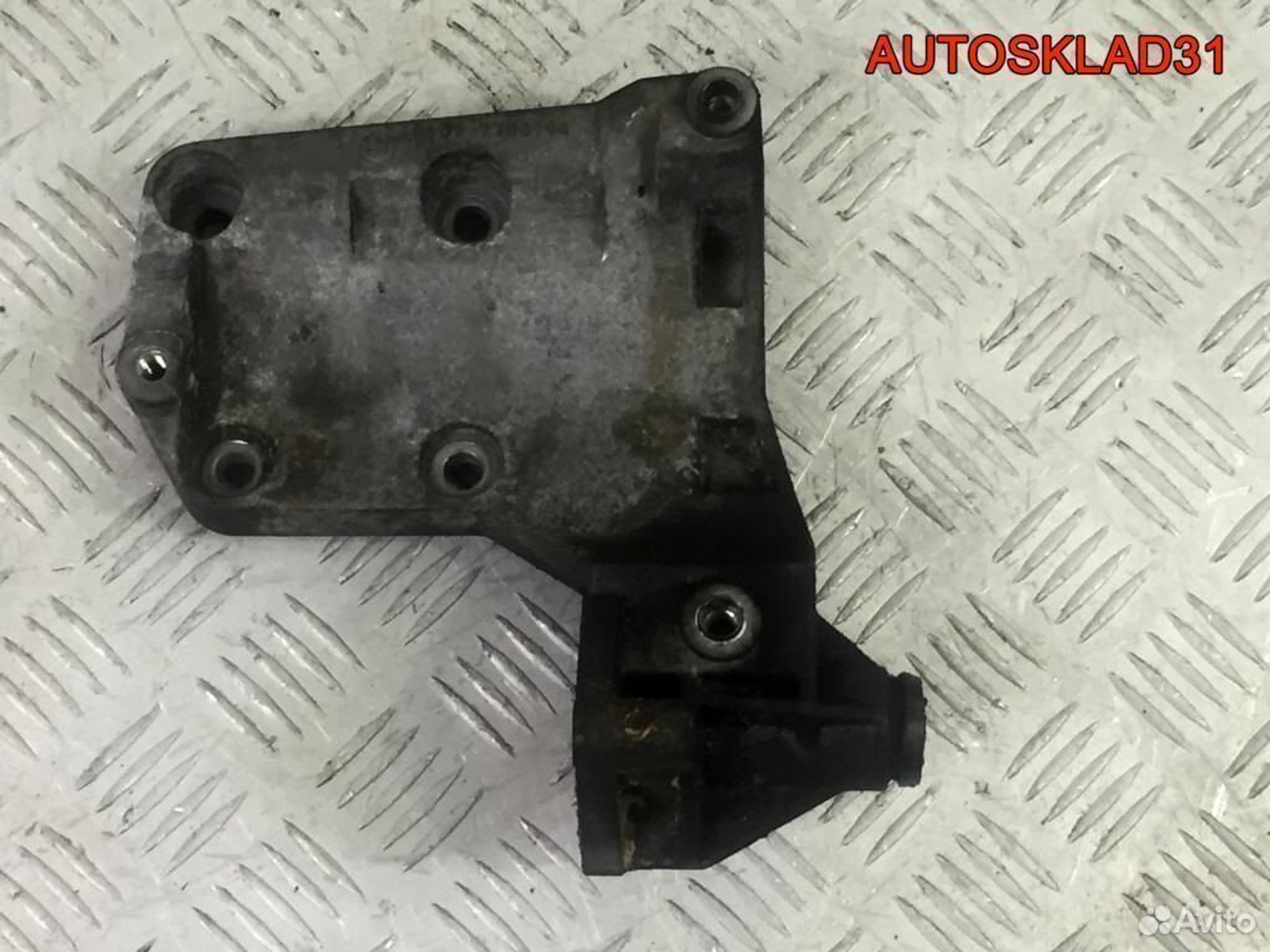 Кронштейн кондиционера BMW E39 M57D 64557786194, 1300 рублей, Дубовое