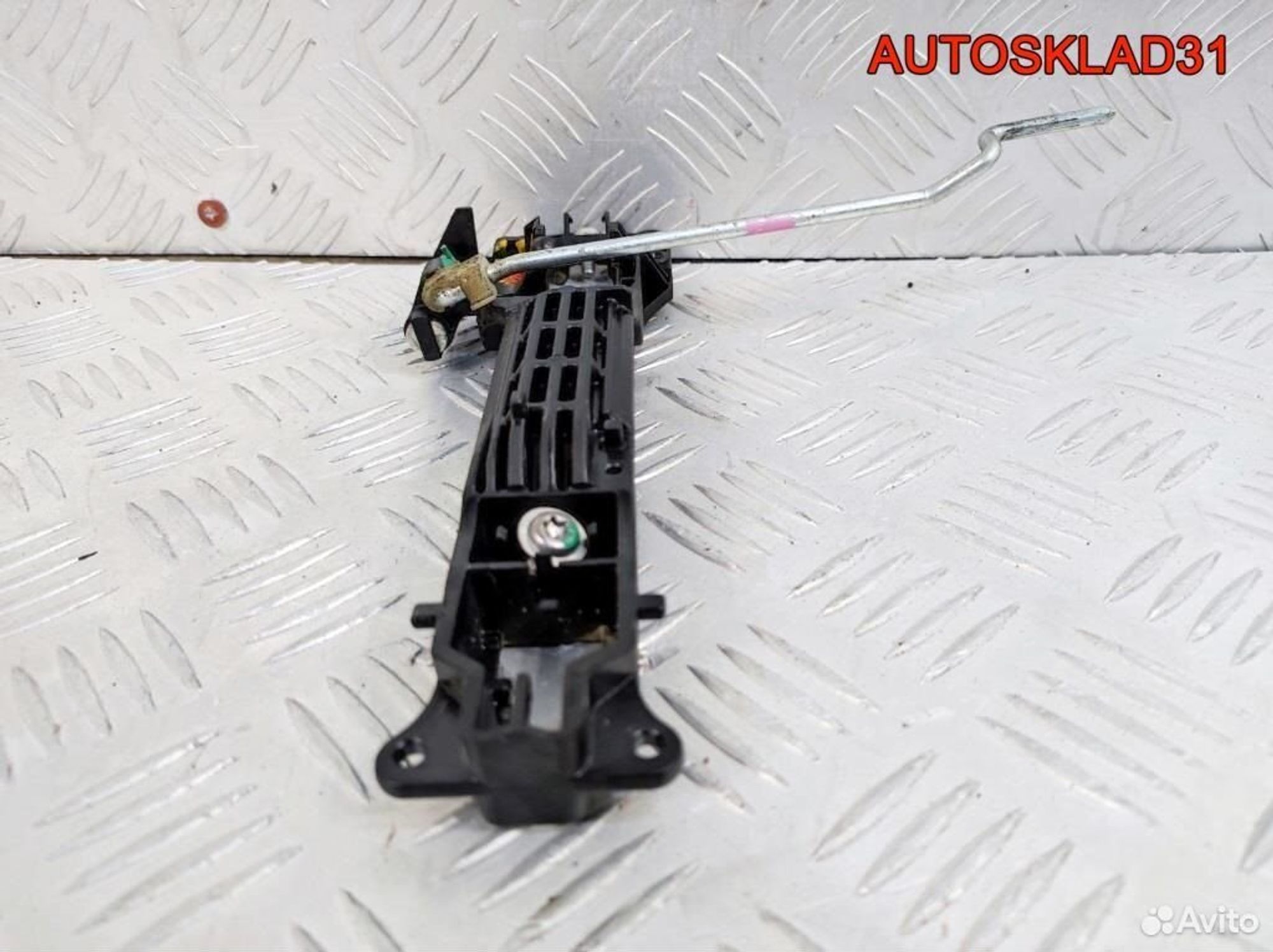 Кронштейн ручки двери передней правой Toyota Yaris, 600 рублей, Дубовое