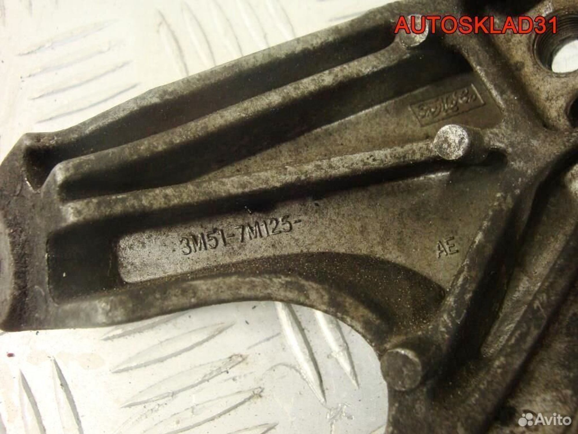 Кронштейн КПП левый Ford Focus 2 3M517M125AE, 1300 рублей, Дубовое