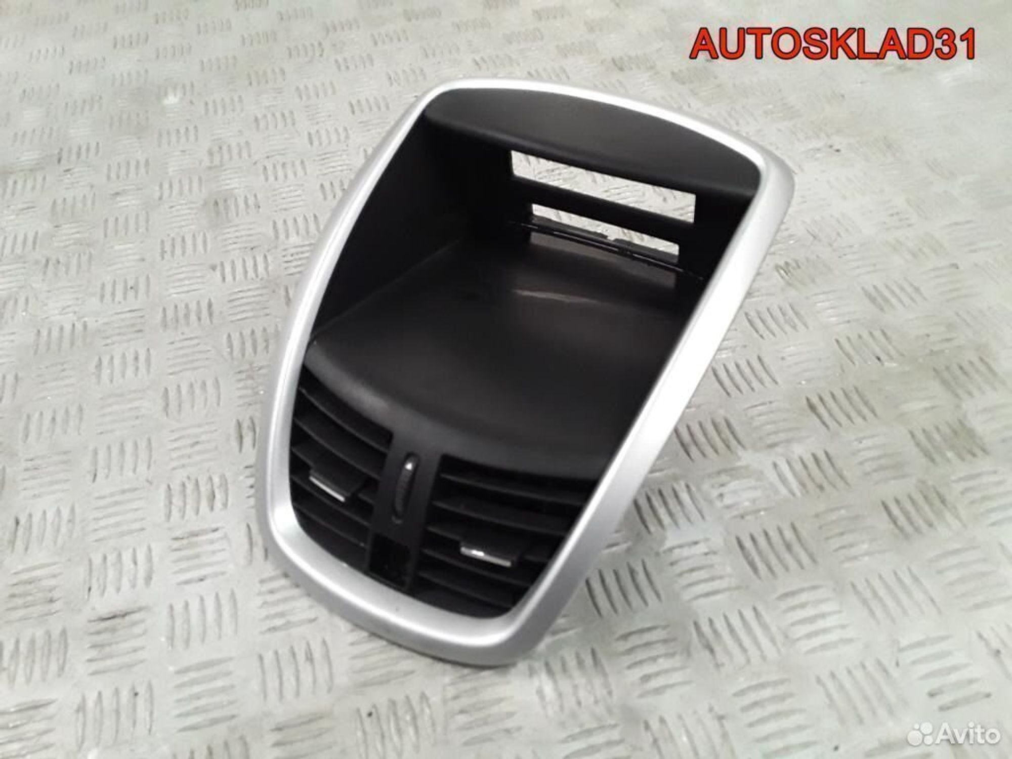 Дефлектор воздушный центральный Peugeot 207 8265LS, 1200 рублей, Дубовое