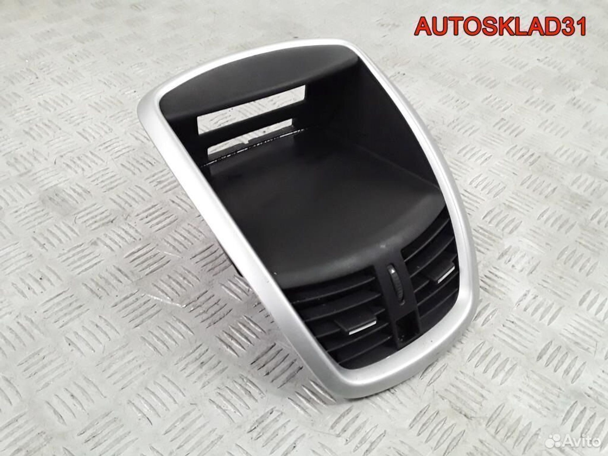 Дефлектор воздушный центральный Peugeot 207 8265LS, 1200 рублей, Дубовое