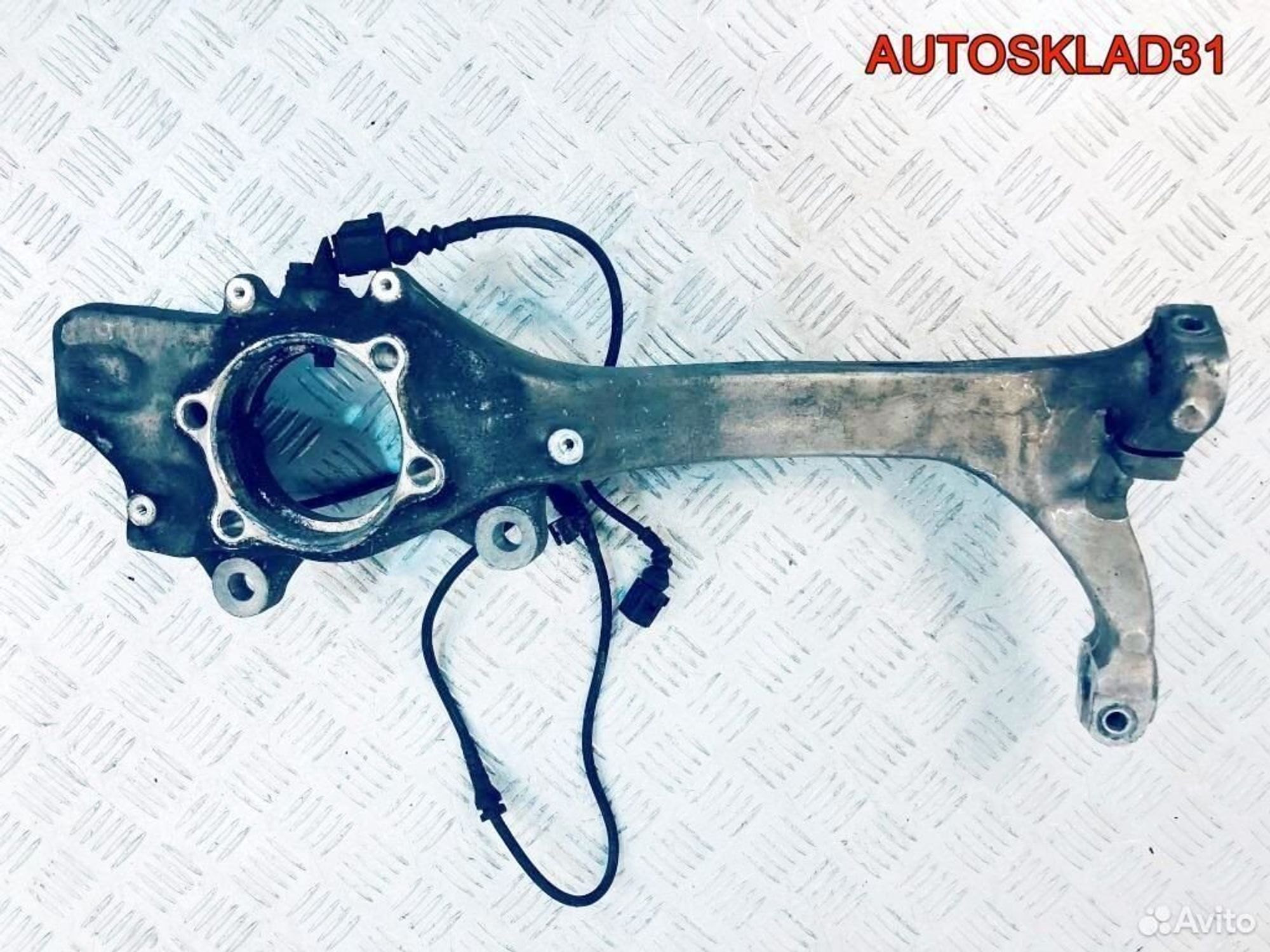 Кулак поворотный передний левый Audi A8 D3 4E0257G, 7000 рублей, Дубовое