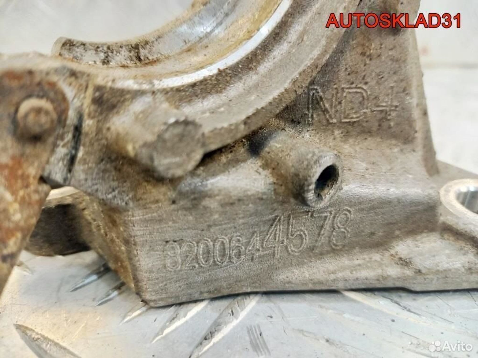 Кронштейн промвала Renault Megane 3 F9Q 8200644578, 2500 рублей, Дубовое