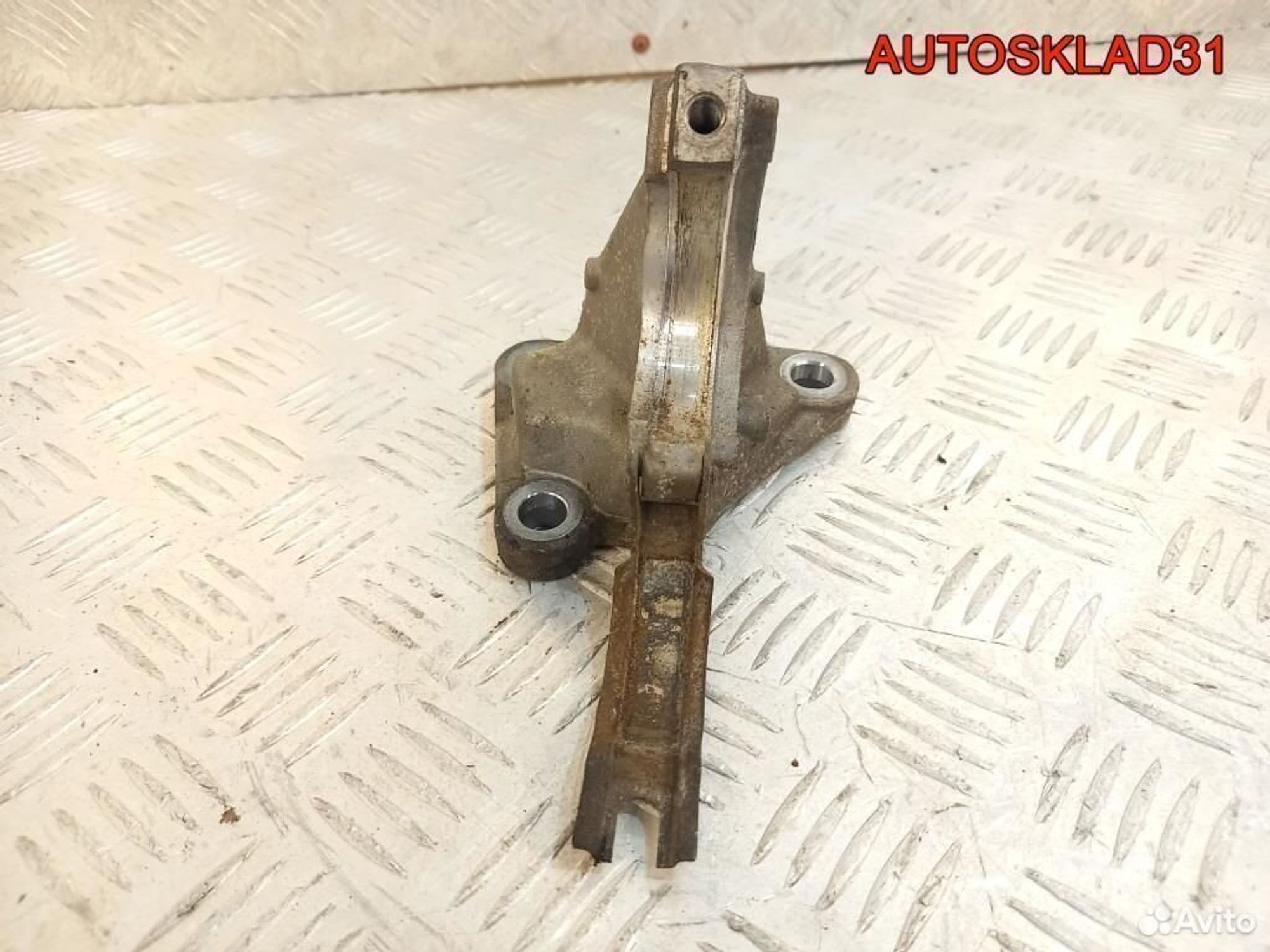 Кронштейн промвала Renault Megane 3 F9Q 8200644578, 2500 рублей, Дубовое