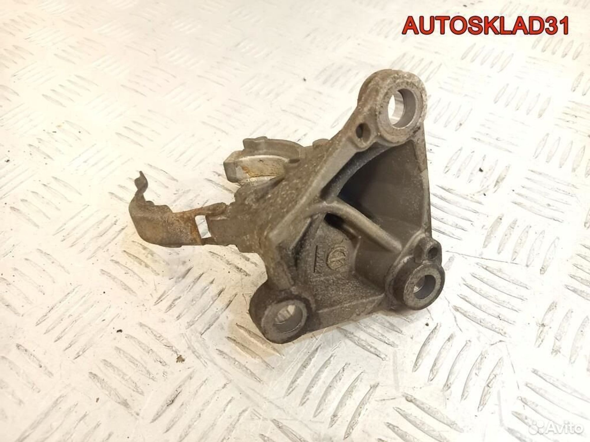 Кронштейн промвала Renault Megane 3 F9Q 8200644578, 2500 рублей, Дубовое