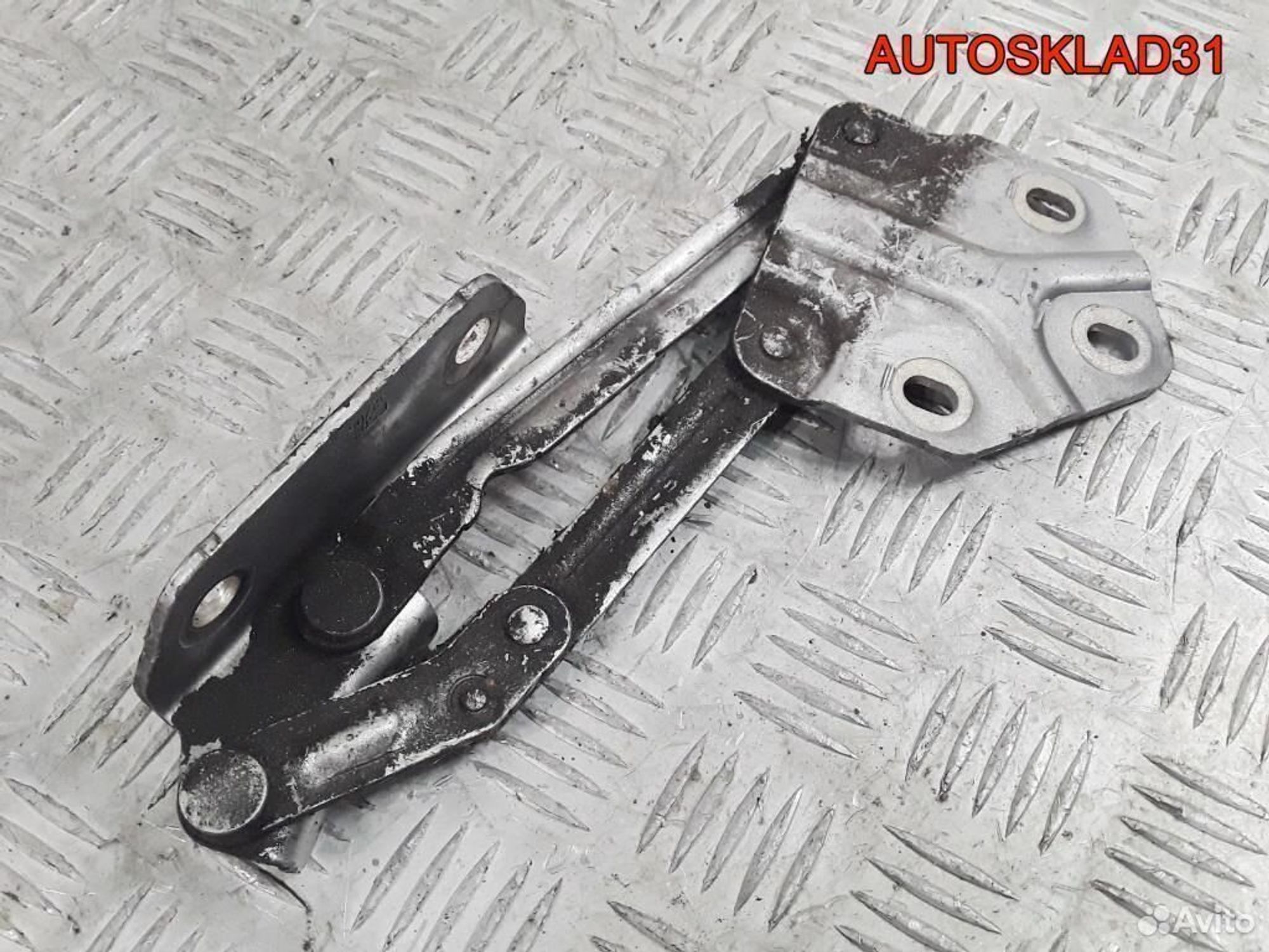 Петля капота левая Volkswagen Touran 1T0823301B, 1400 рублей, Дубовое