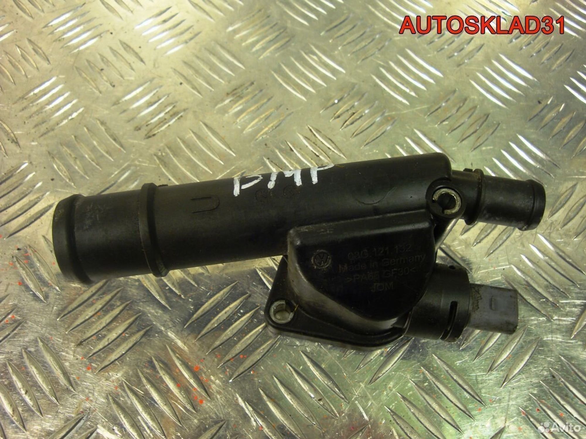 Фланец тройник системы охл-ния Passat B6 03G121132, 1700 рублей, Дубовое