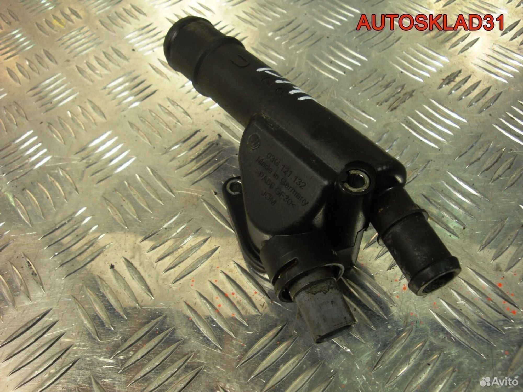 Фланец тройник системы охл-ния Passat B6 03G121132, 1700 рублей, Дубовое