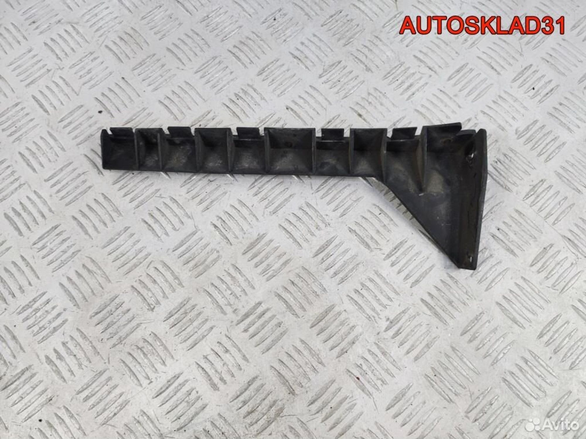 Направляющая заднего бампера правая Audi A8 D3, 500 рублей, Дубовое