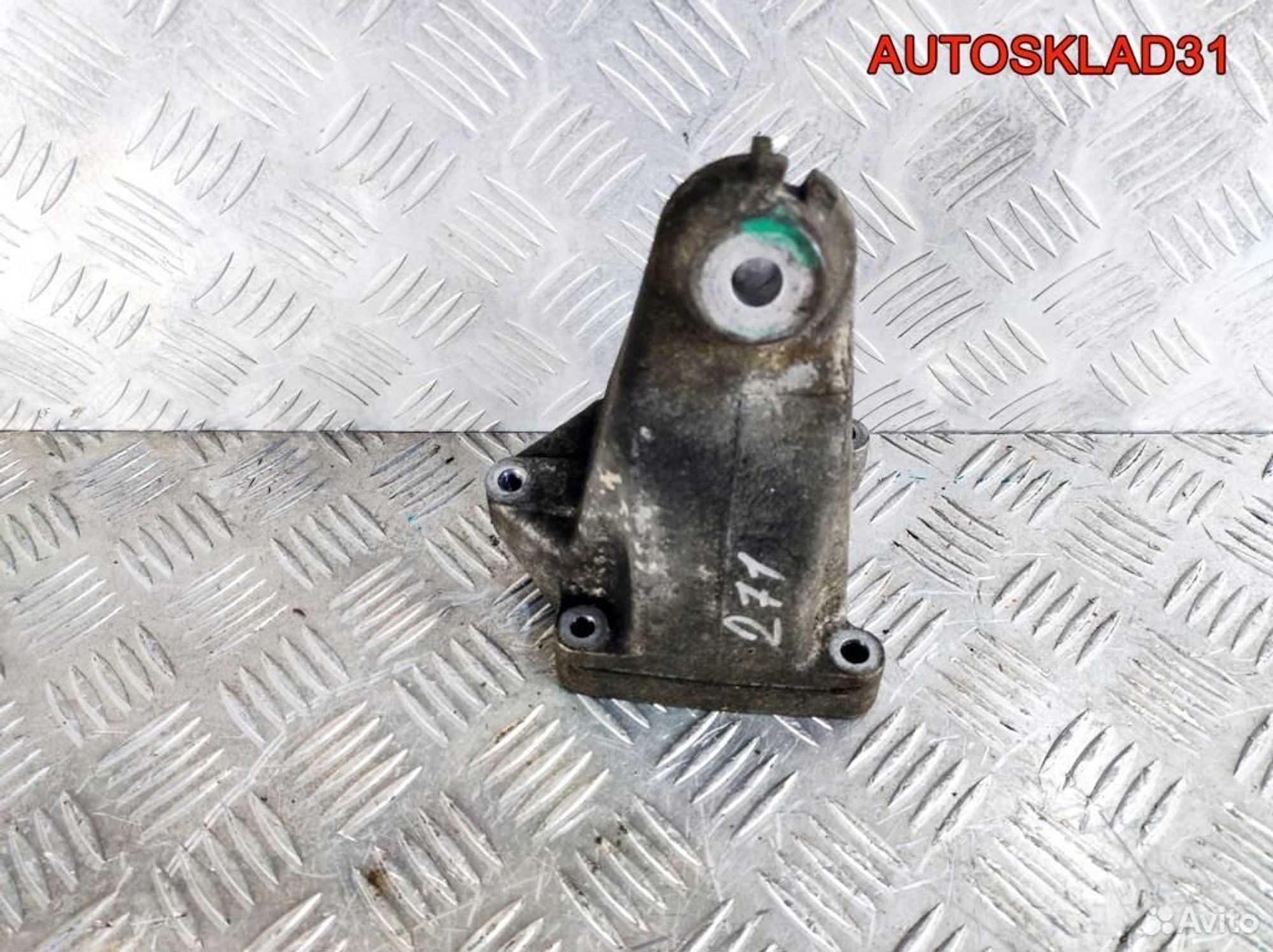 Кронштейн двигателя левый Mercedes W203 2712230904, 900 рублей, Дубовое