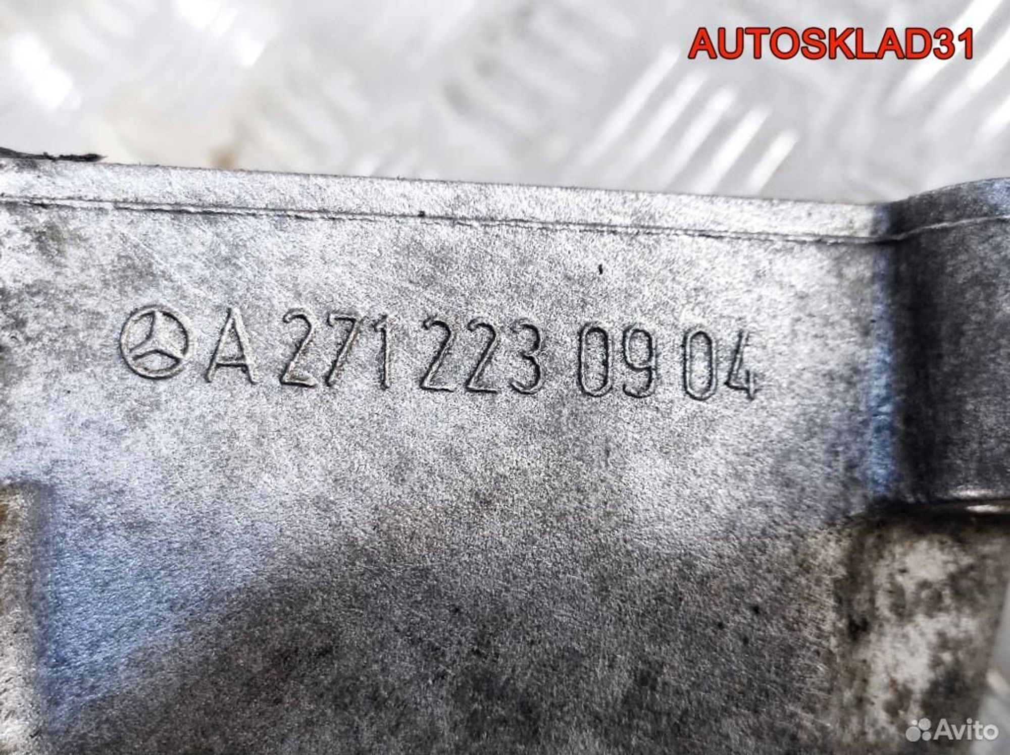 Кронштейн двигателя левый Mercedes W203 2712230904, 900 рублей, Дубовое