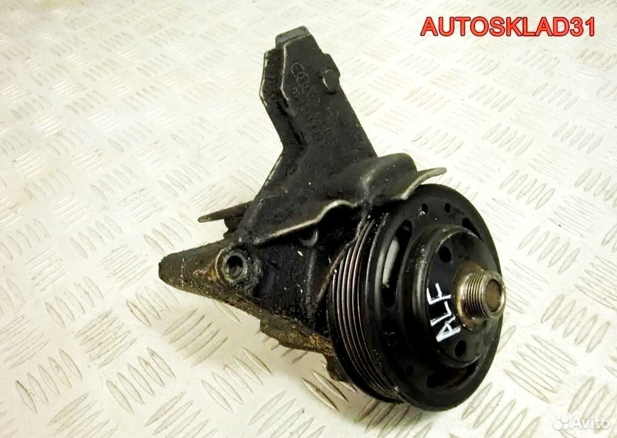 Кронштейн вискомуфты Audi A6 C5 078121235F, 4100 рублей, Дубовое