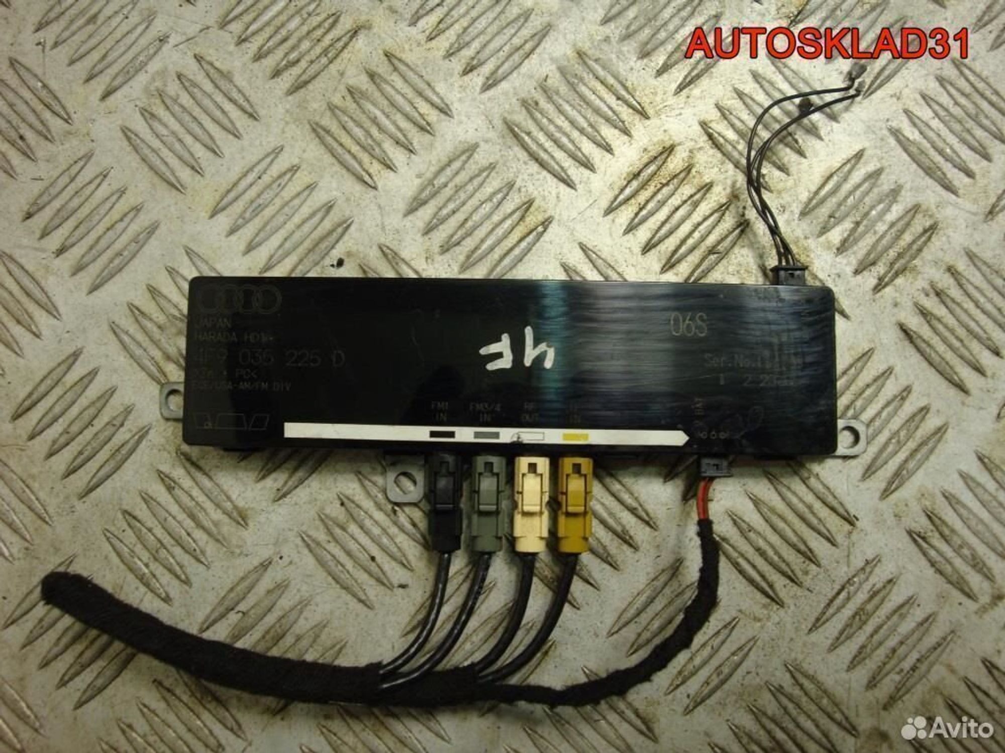 Усилитель антенны Audi A6 C6 4F9035225D, 1200 рублей, Дубовое
