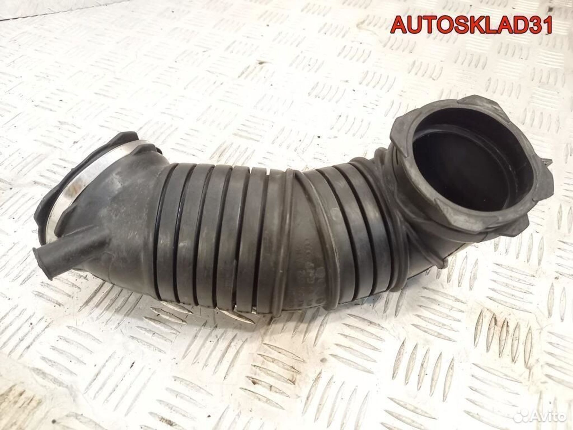 Патрубок воздушного фильтра Audi A8 4E 07C129627F, 1700 рублей, Дубовое