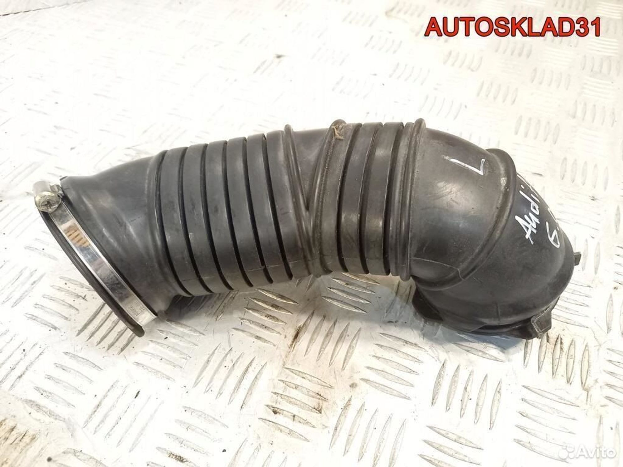 Патрубок воздушного фильтра Audi A8 4E 07C129627F, 1700 рублей, Дубовое