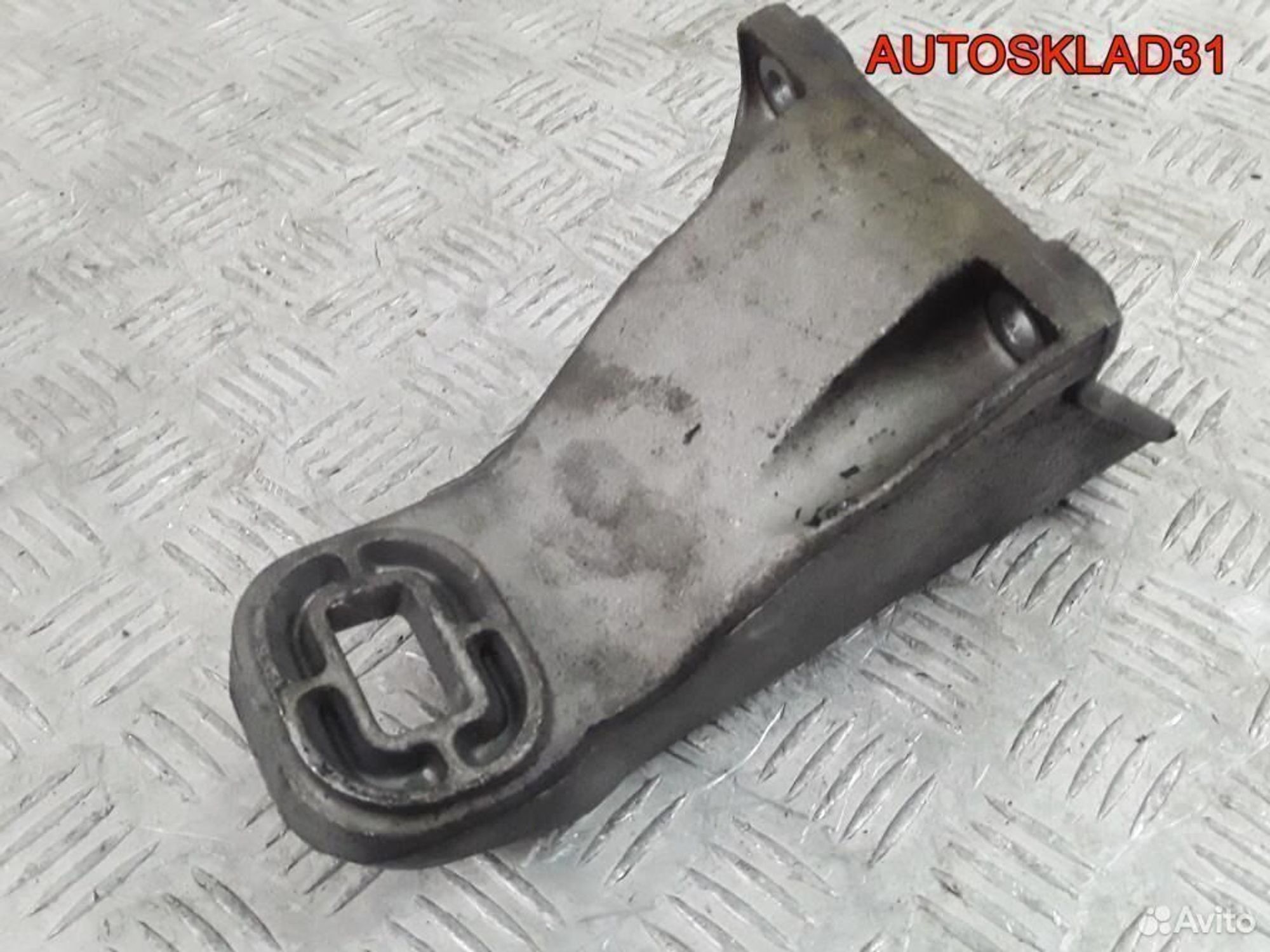 Кронштейн двигателя левый Audi 100 C4 4A0199307A, 1200 рублей, Дубовое