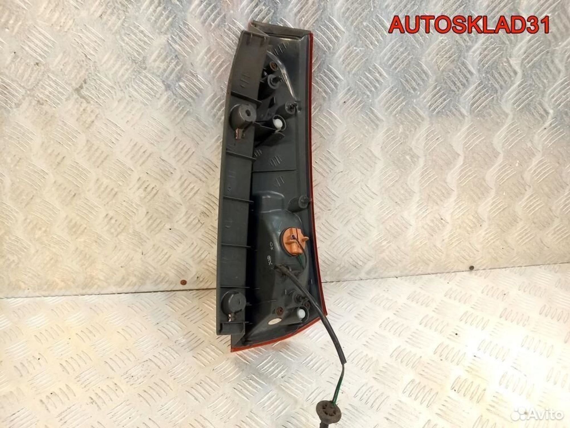 Фонарь задний левый Kia Ceed 924031H350 Универсал, 2600 рублей, Дубовое