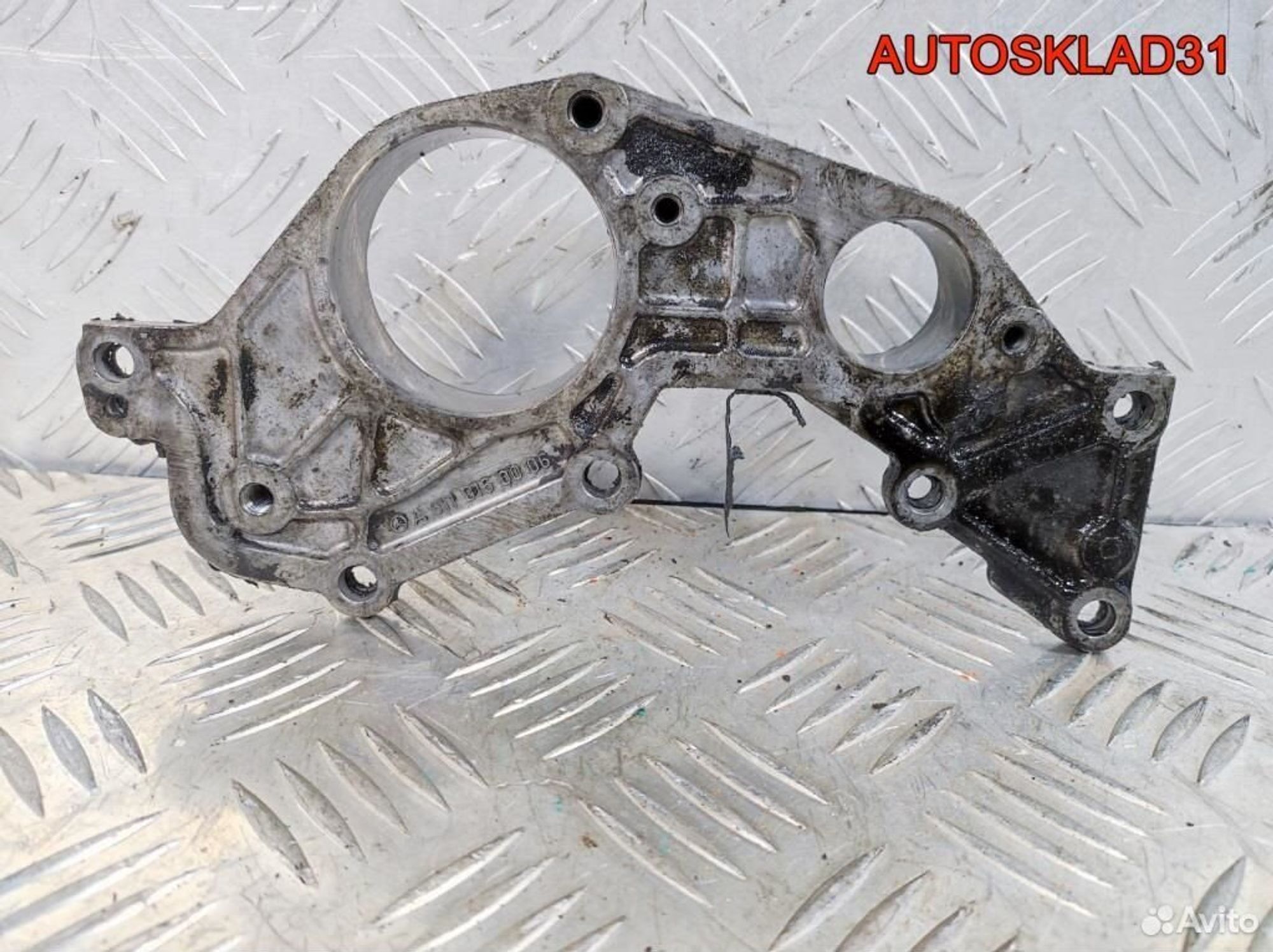 Крышка двигателя передняя Mercedes W203 6110160006, 1100 рублей, Дубовое