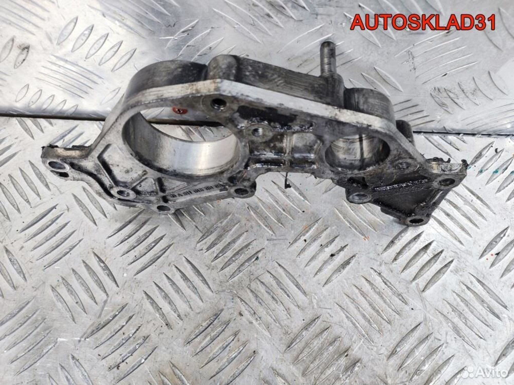 Крышка двигателя передняя Mercedes W203 6110160006, 1100 рублей, Дубовое