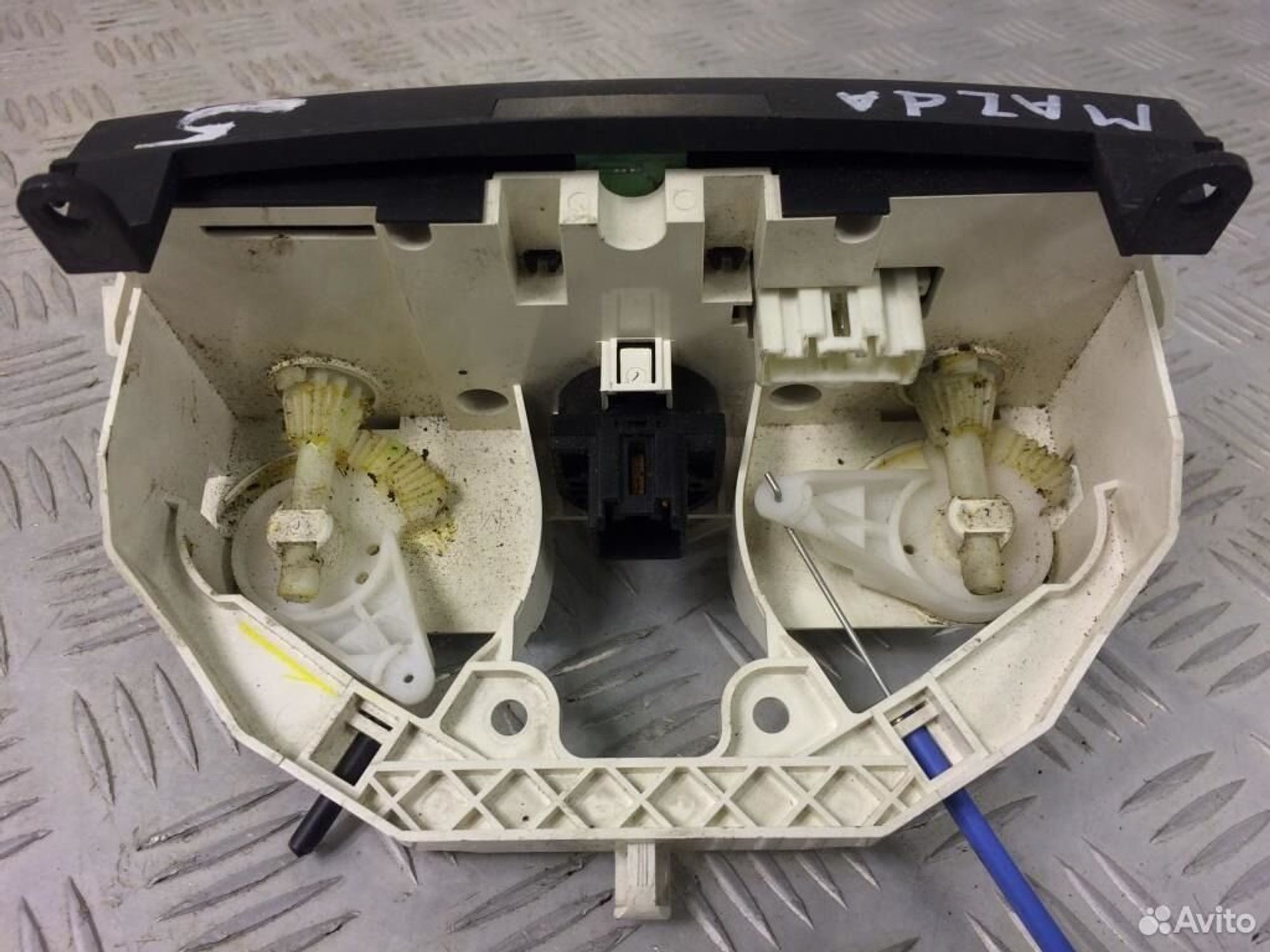 Блок управления отопителем Мазда 3 бк, 2000 рублей, Дубовое