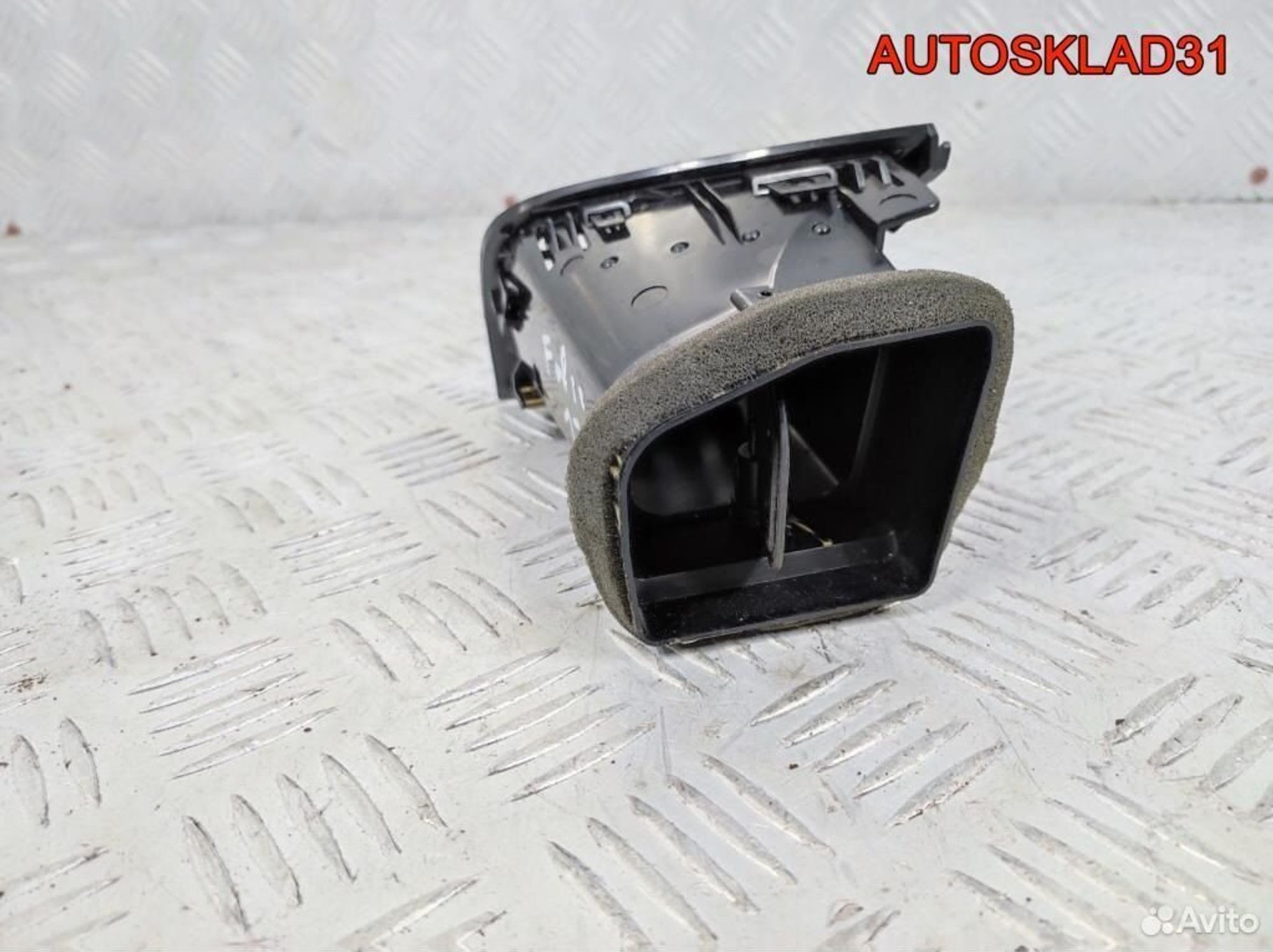 Дефлектор воздушный правый Skoda Fabia 6V0819702, 1400 рублей, Дубовое