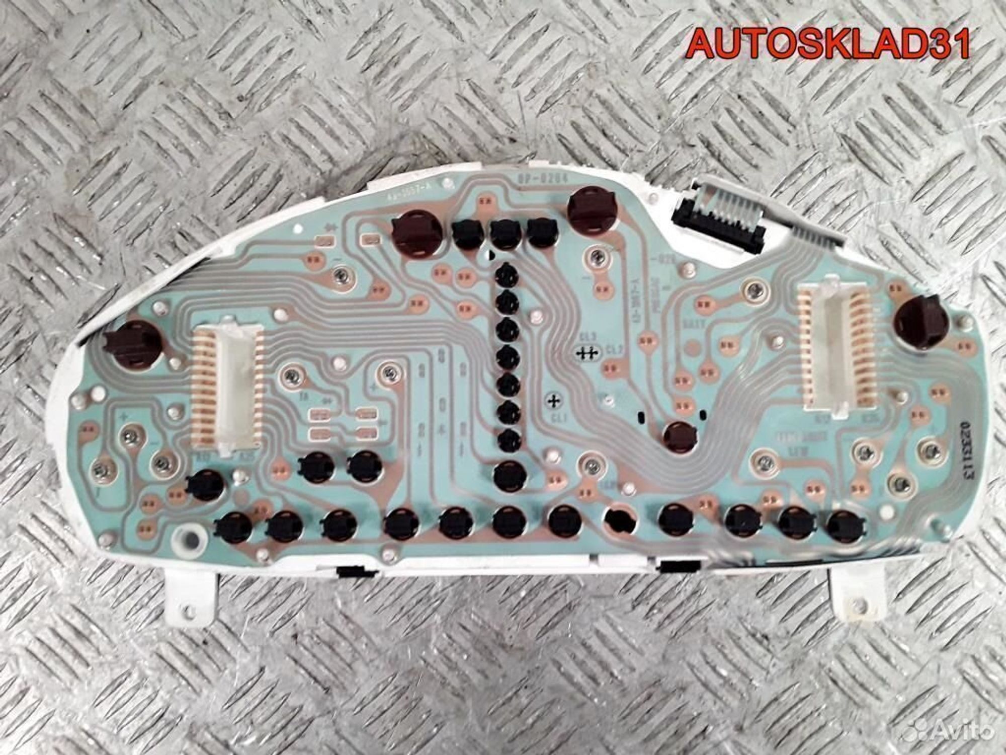 Панель приборов Mitsubishi Carisma DA MR506492, 4100 рублей, Дубовое