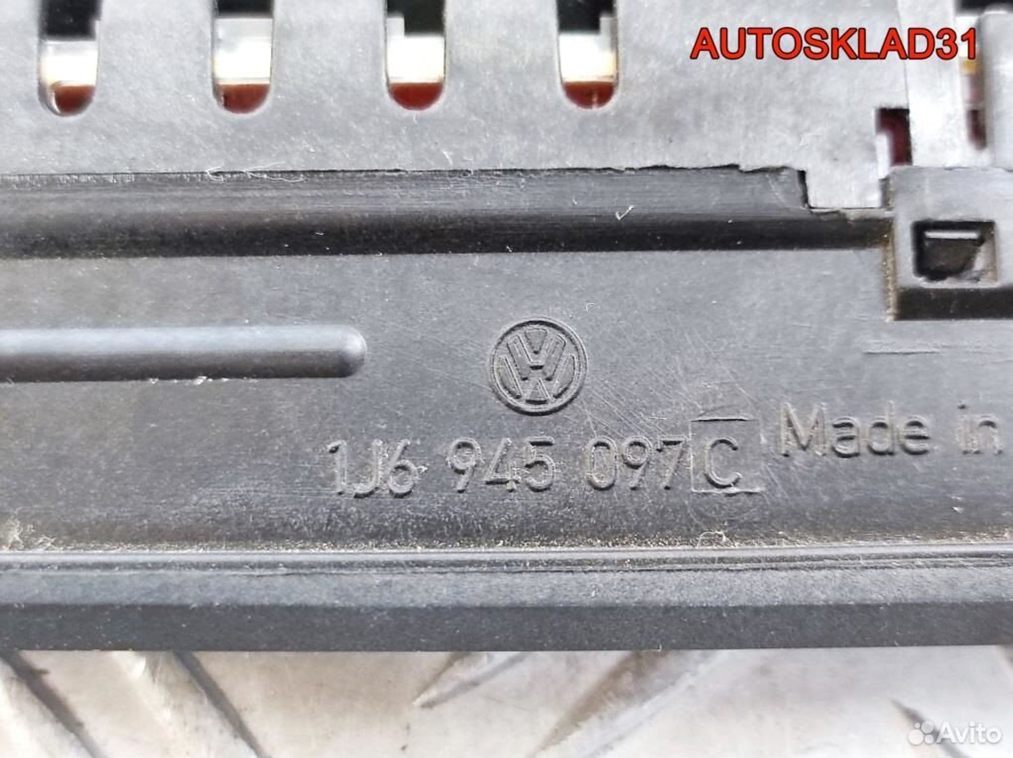 Фонарь задний Стоп сигнал VW Golf 4 1J6945097C, 1100 рублей, Дубовое