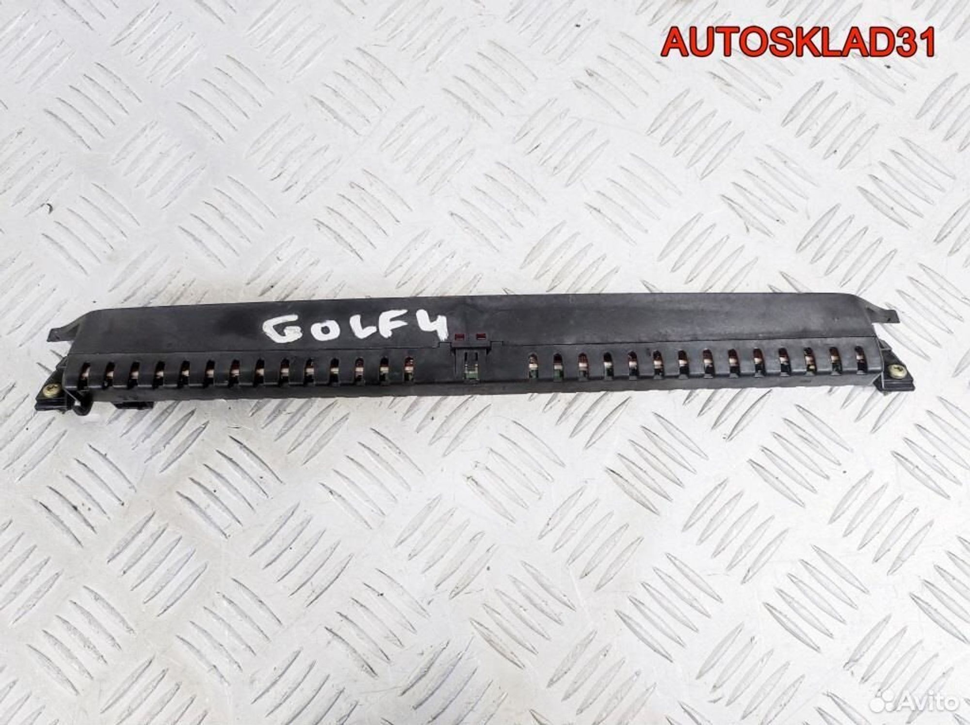 Фонарь задний Стоп сигнал VW Golf 4 1J6945097C, 1100 рублей, Дубовое