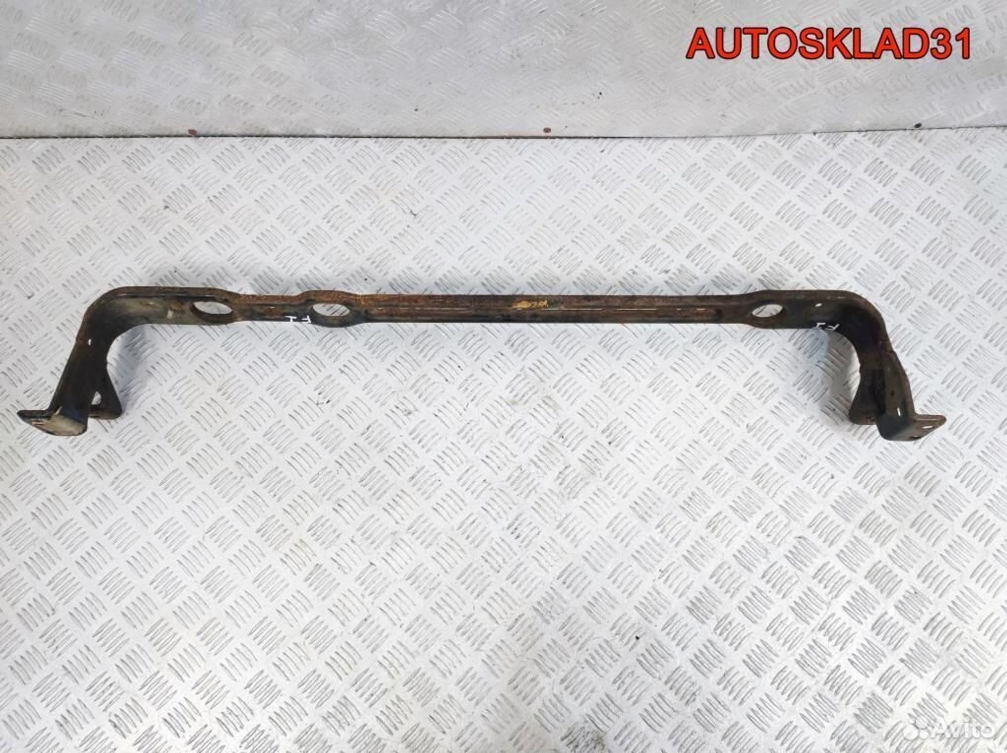 Балка подрадиаторная Ford Focus 1 2M518A297AB, 1700 рублей, Дубовое