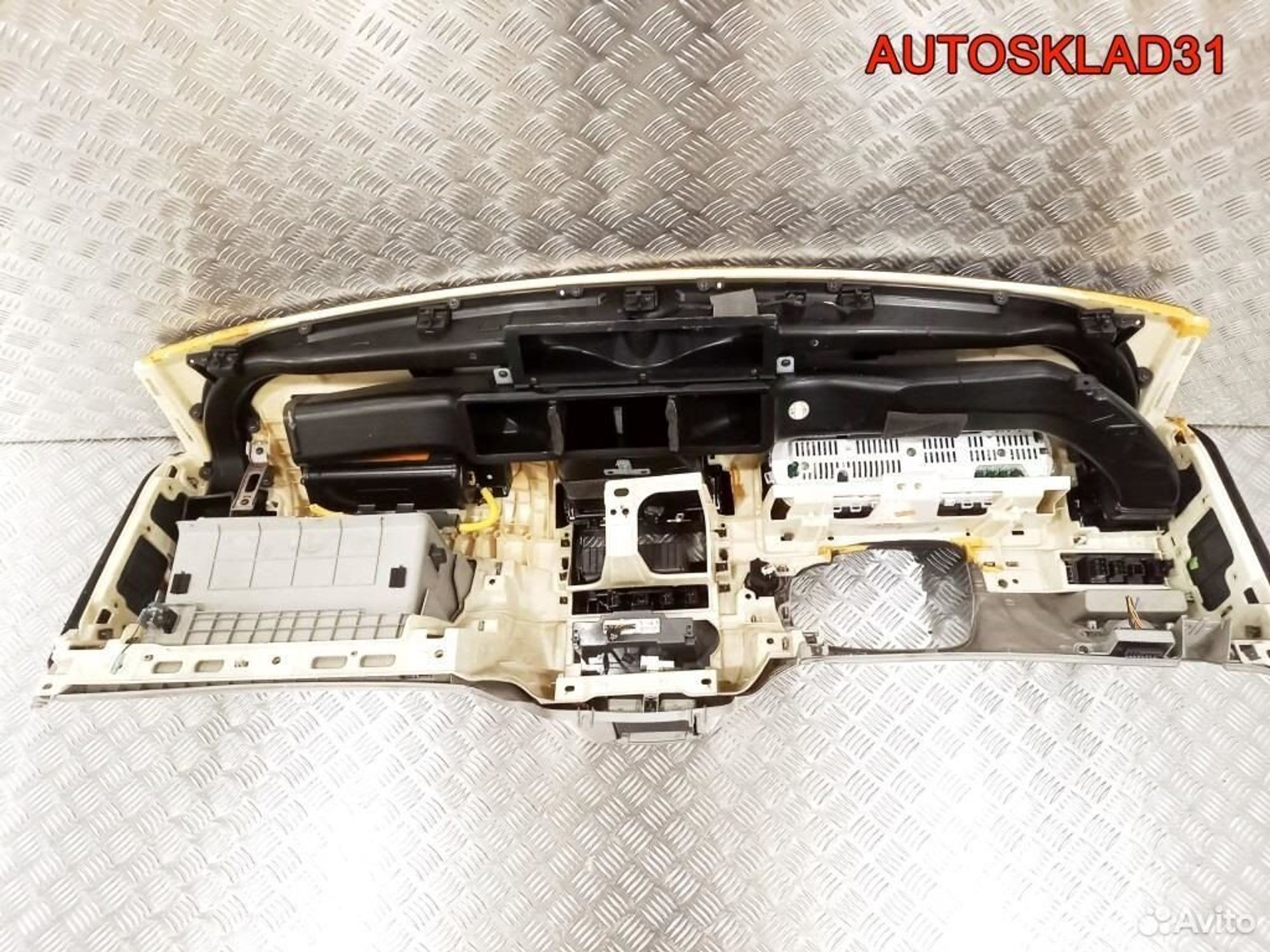 Торпедо Kia Cerato 847102F050GW, 20300 рублей, Дубовое