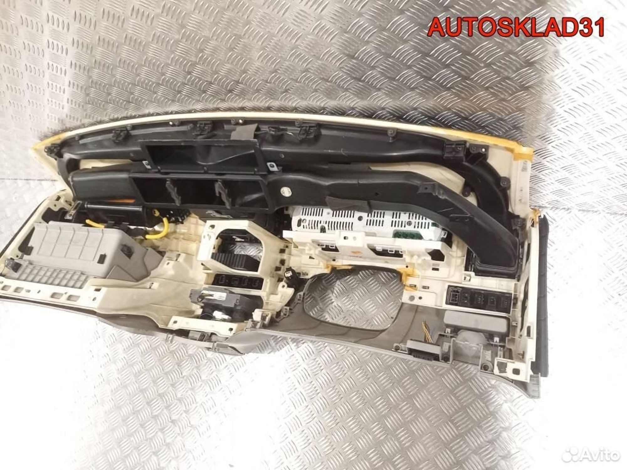 Торпедо Kia Cerato 847102F050GW, 20300 рублей, Дубовое