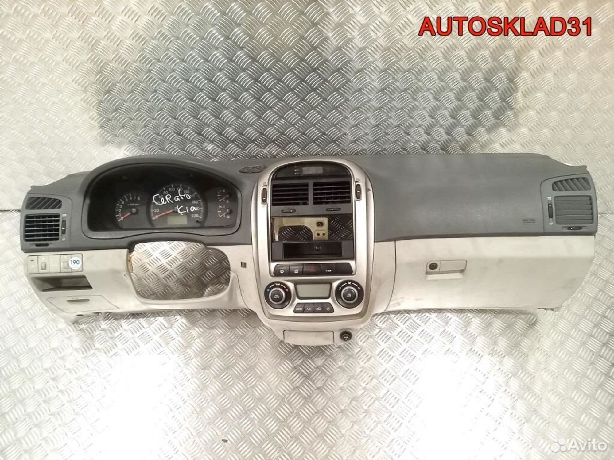 Торпедо Kia Cerato 847102F050GW, 20300 рублей, Дубовое