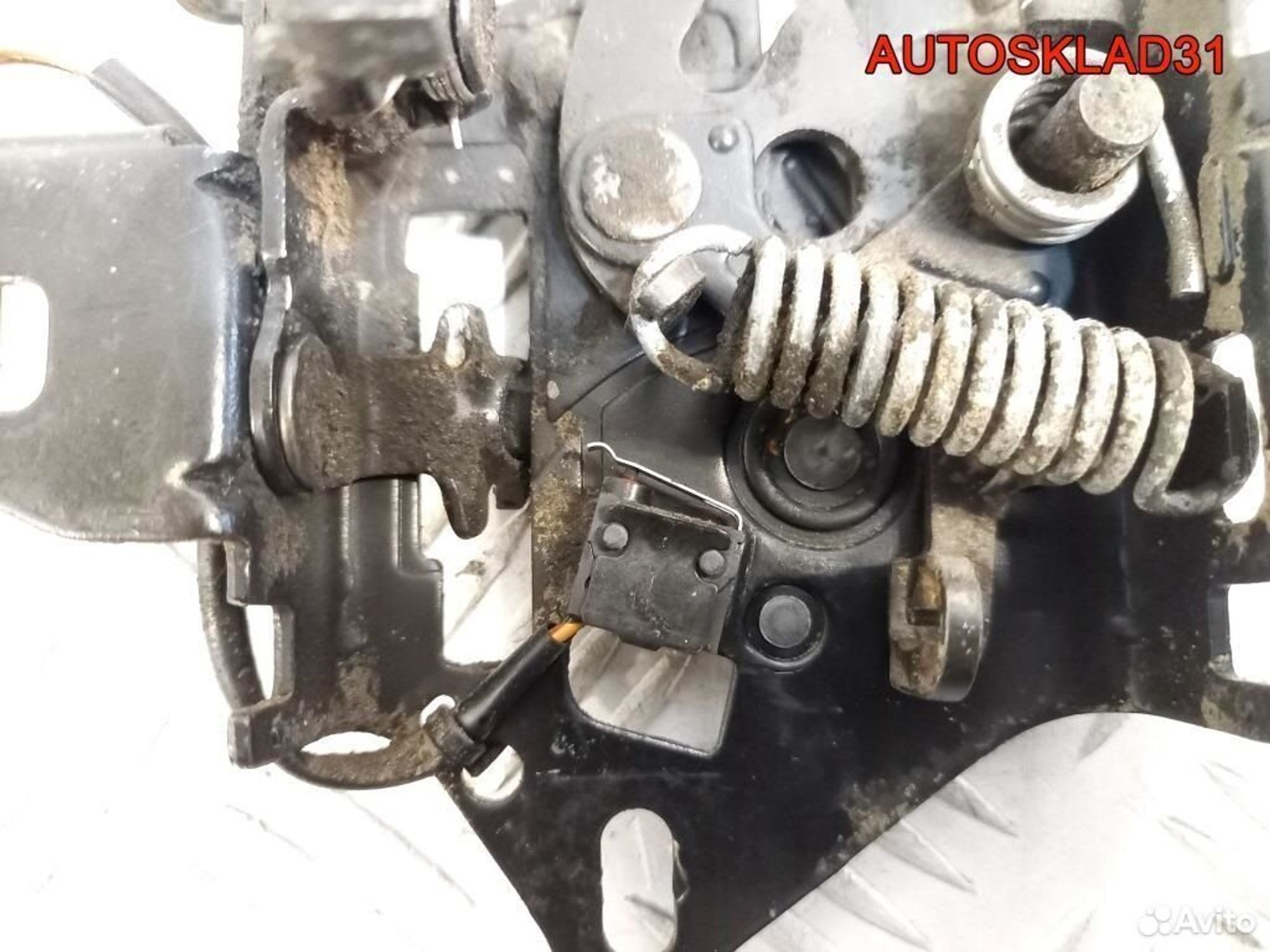 Замок капота Volkswagen Passat B5 3B0823509K, 1700 рублей, Дубовое
