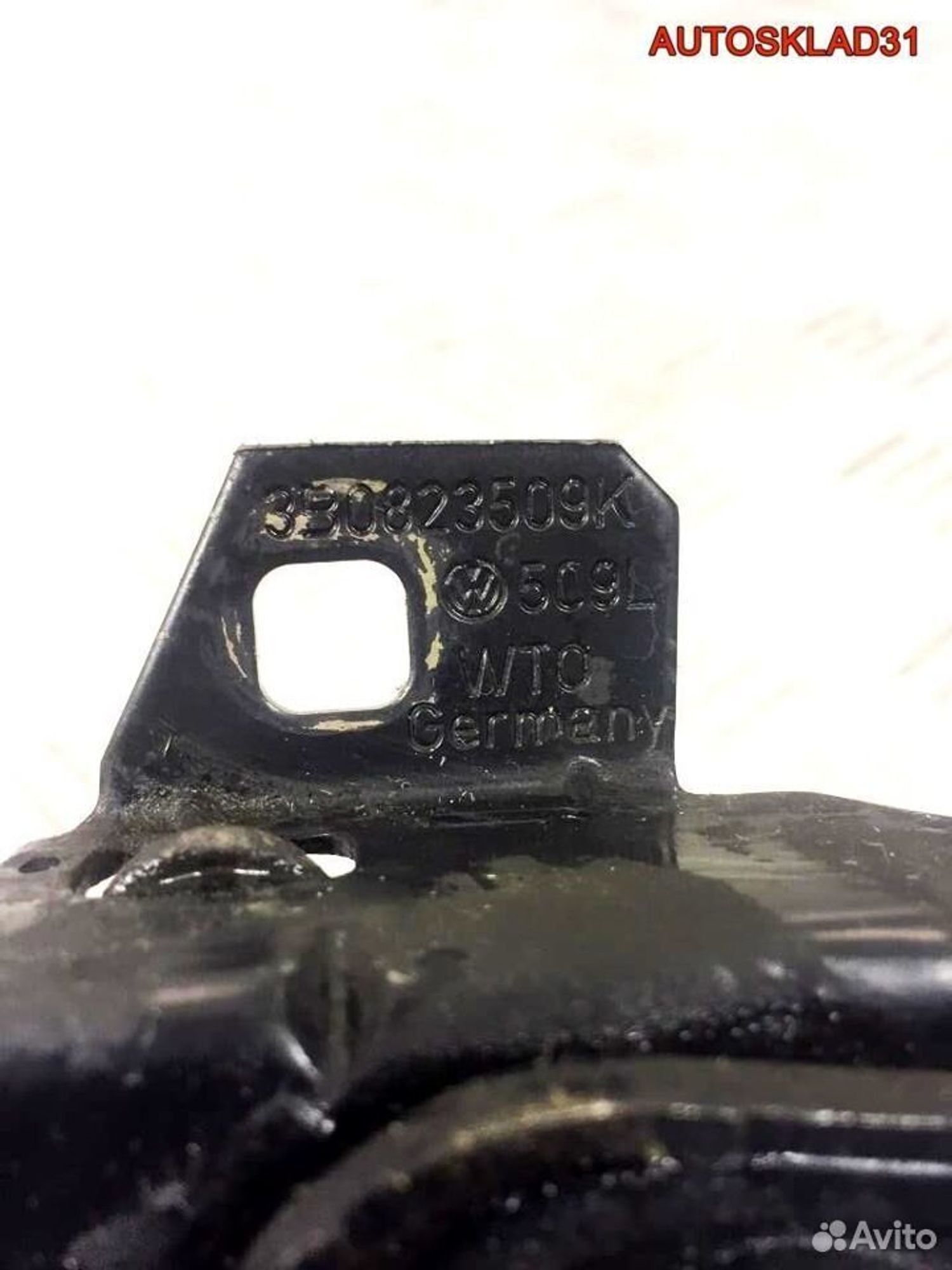 Замок капота Volkswagen Passat B5 3B0823509K, 1700 рублей, Дубовое