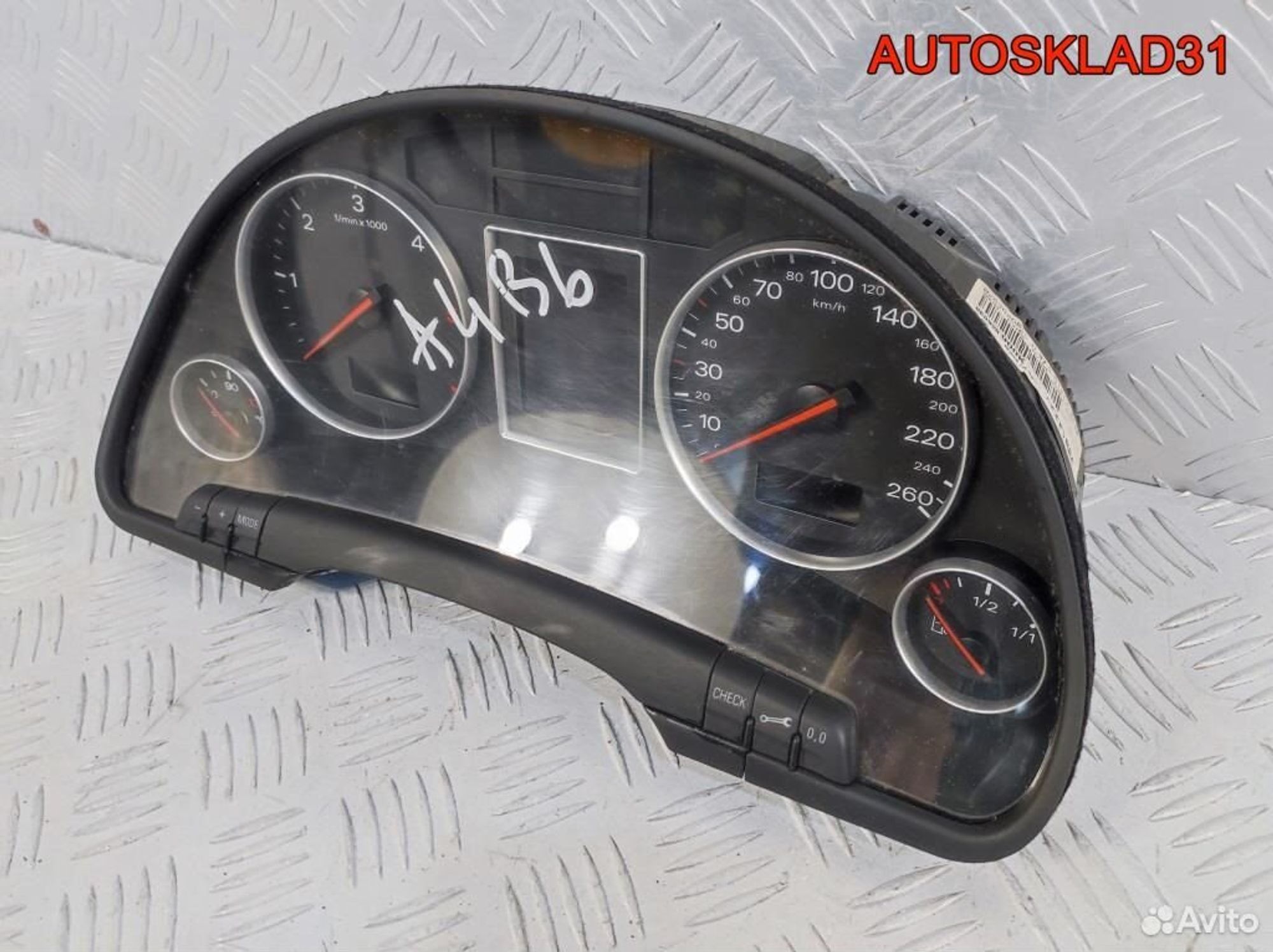 Панель приборов Audi A4 B6 8E0920900K Дизель, 3200 рублей, Дубовое